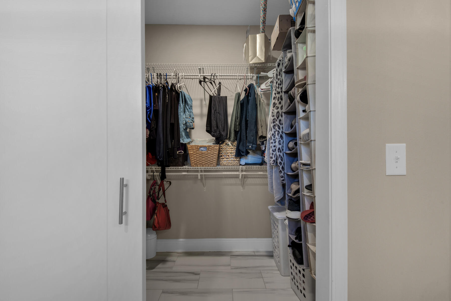 CASA LOMA S/D - Residential Lease