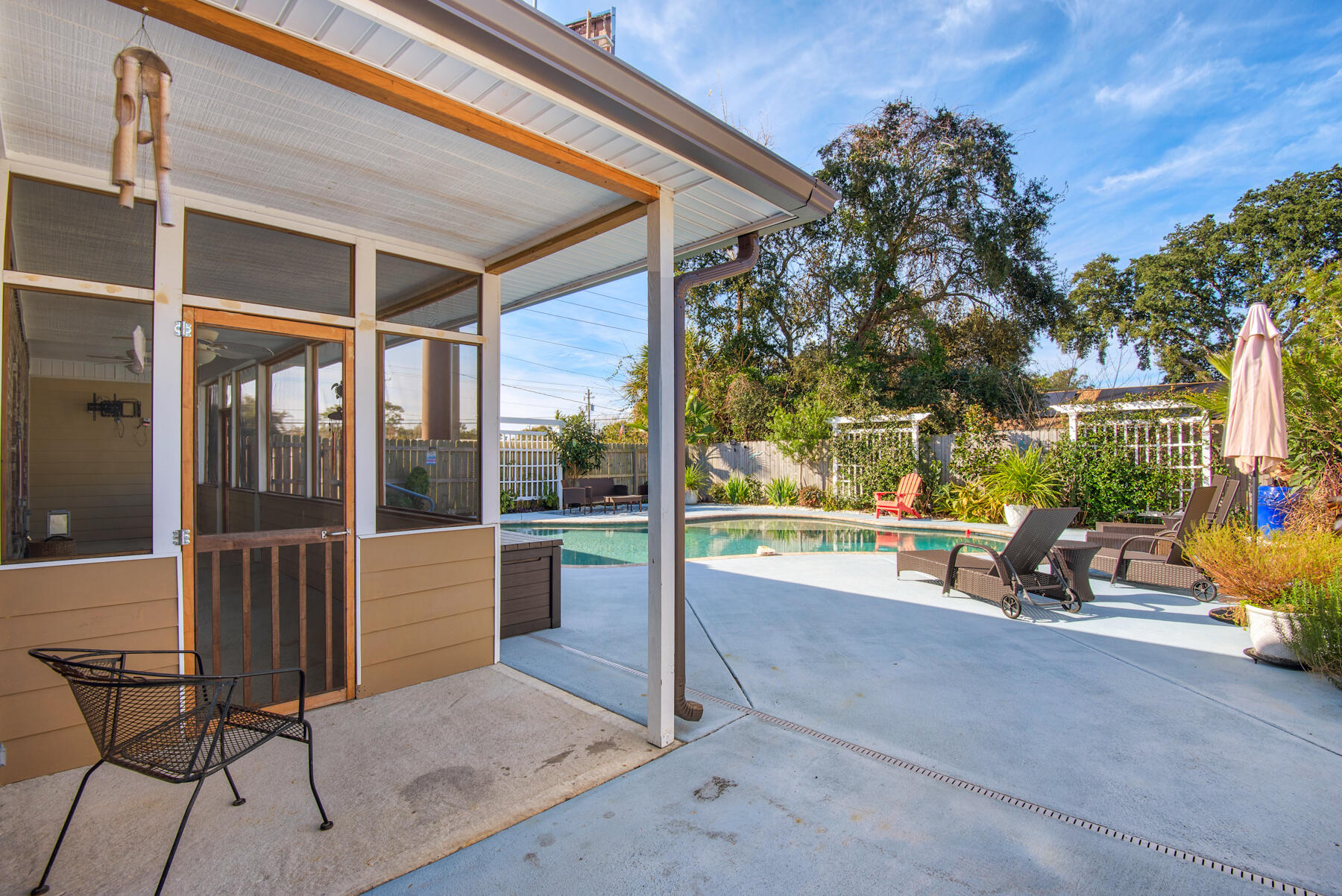 CASA LOMA S/D - Residential Lease