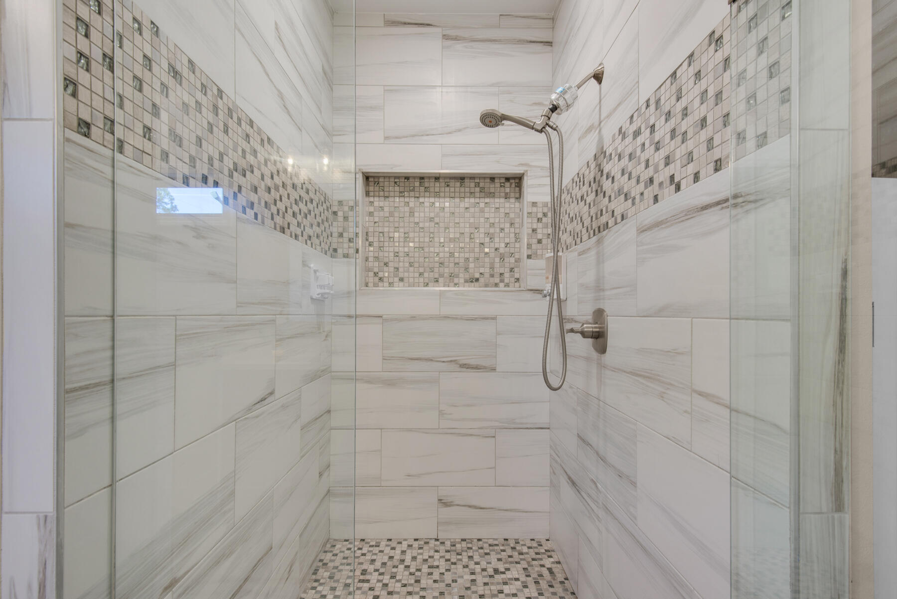 CASA LOMA S/D - Residential Lease