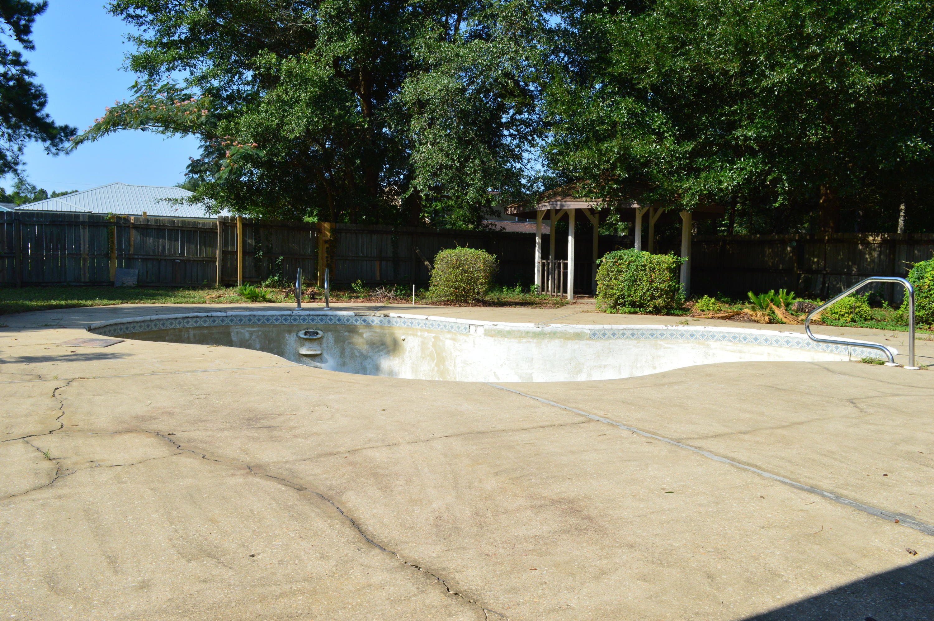 HILLTOP ACRES - Residential