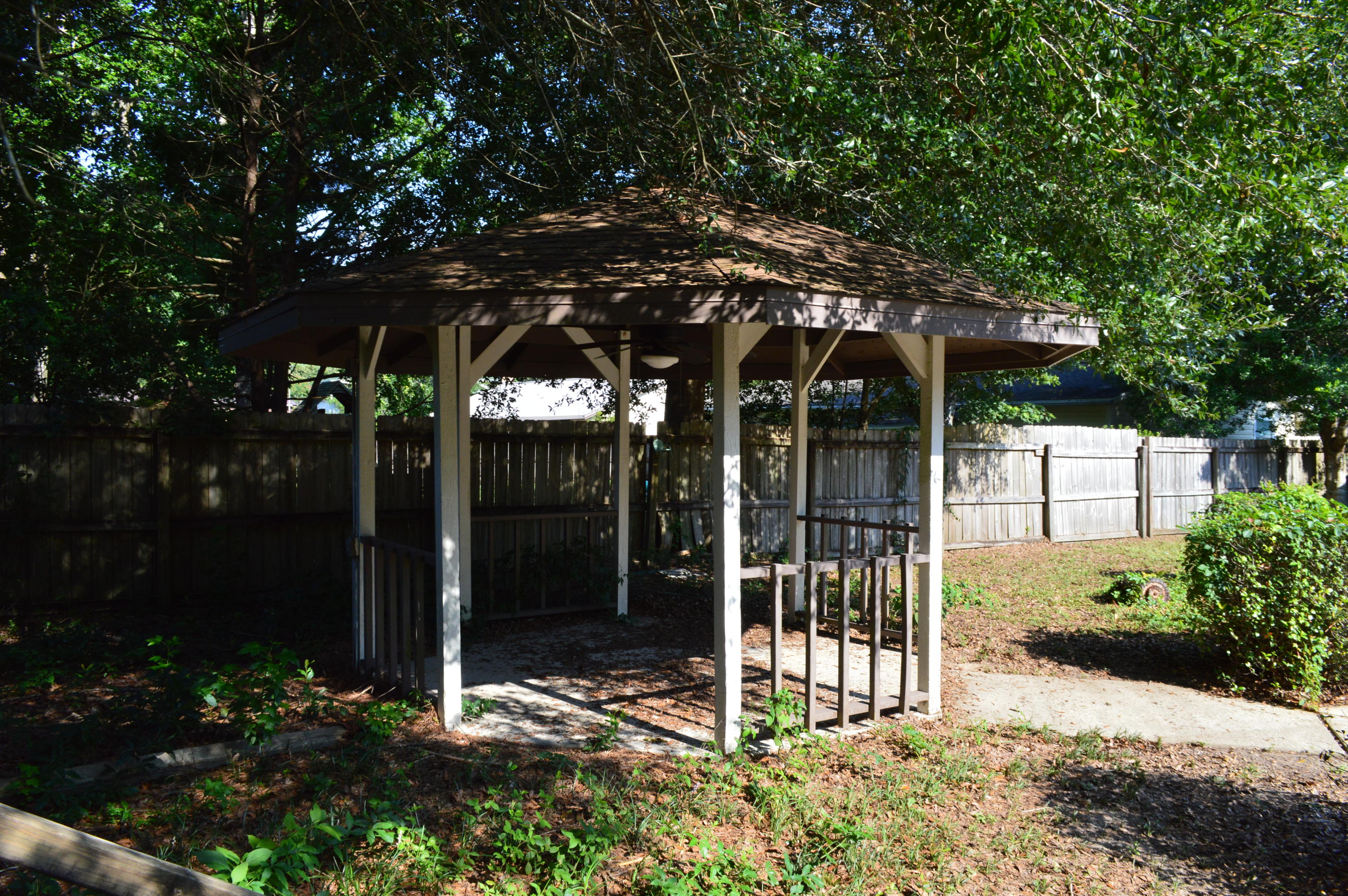 HILLTOP ACRES - Residential