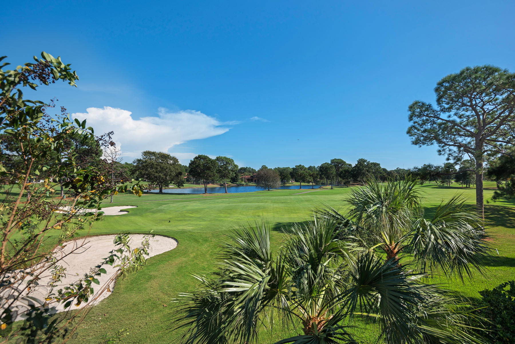 VILLA LAGO - Residential