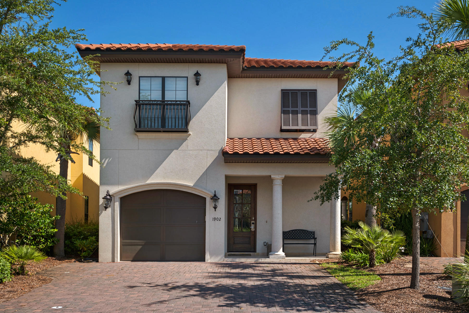 VILLA LAGO - Residential