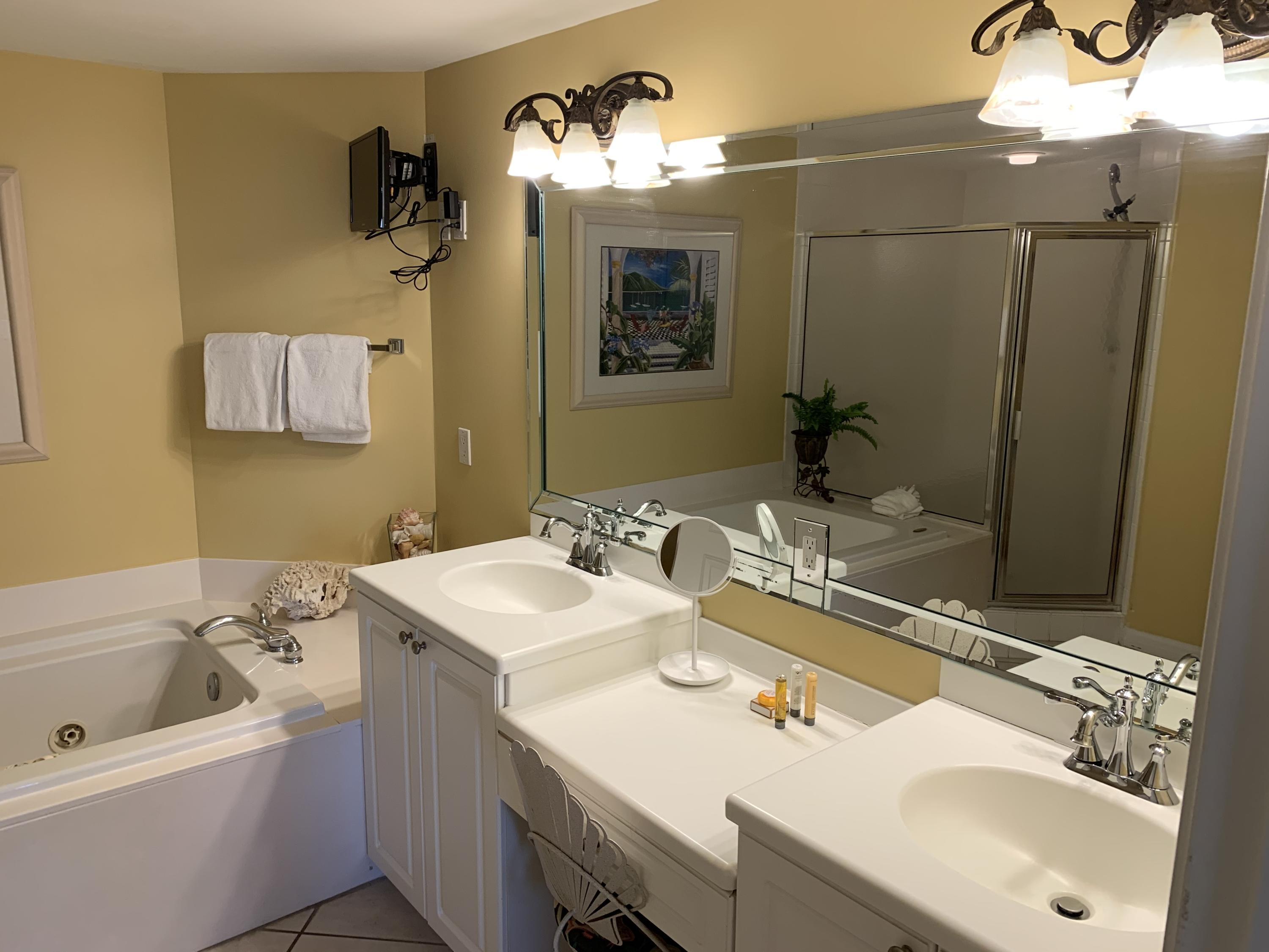 ST. MAARTEN AT SILVER SHELLS - Residential