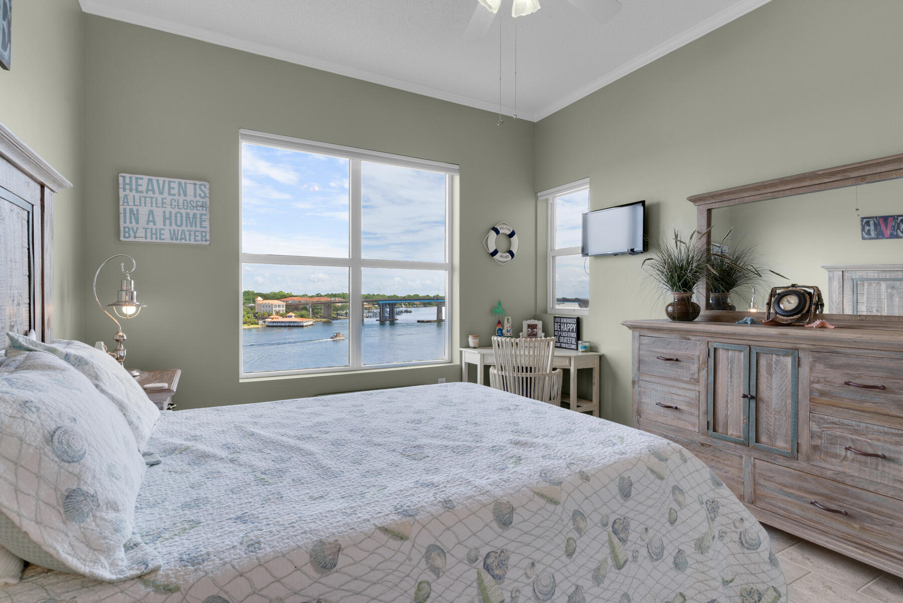 PALM COURT YACHT CLUB - Residential