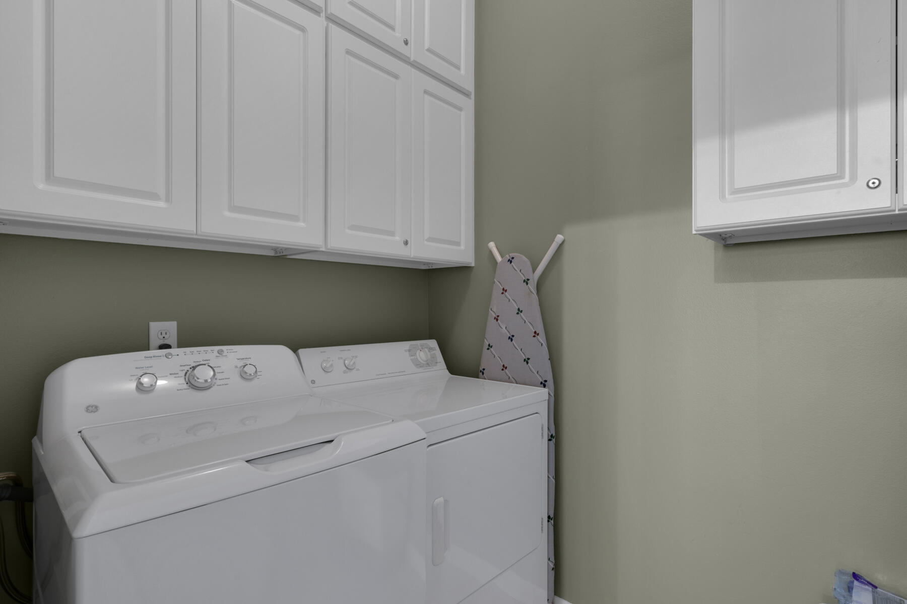 PALM COURT YACHT CLUB - Residential