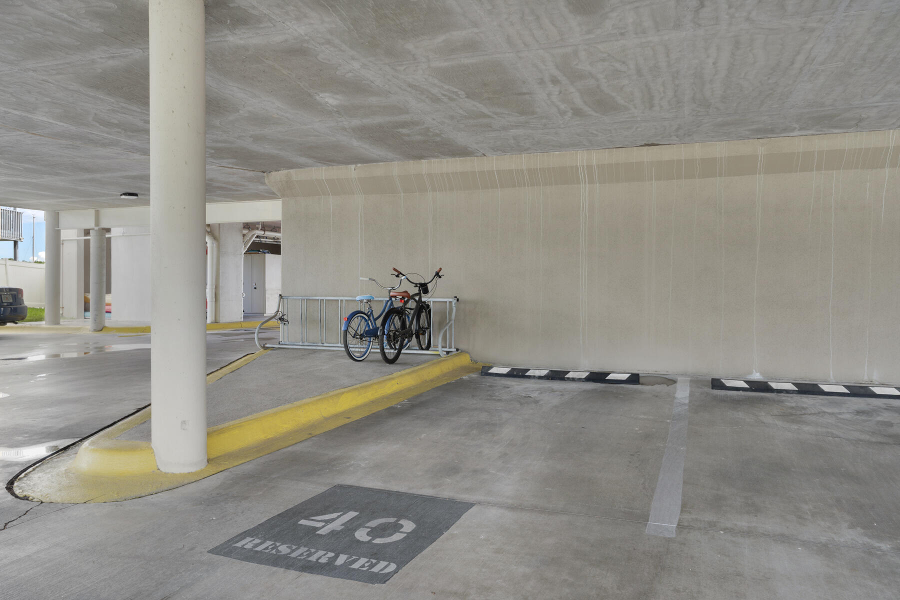 PALM COURT YACHT CLUB - Residential