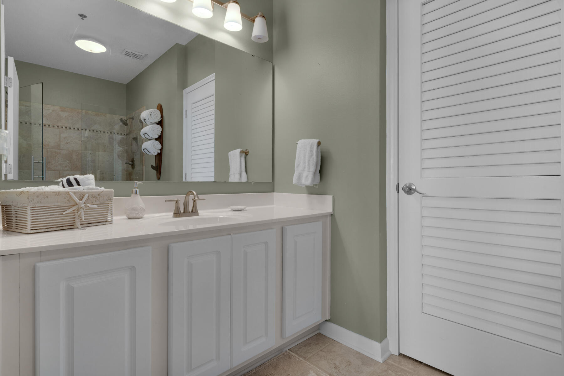 PALM COURT YACHT CLUB - Residential