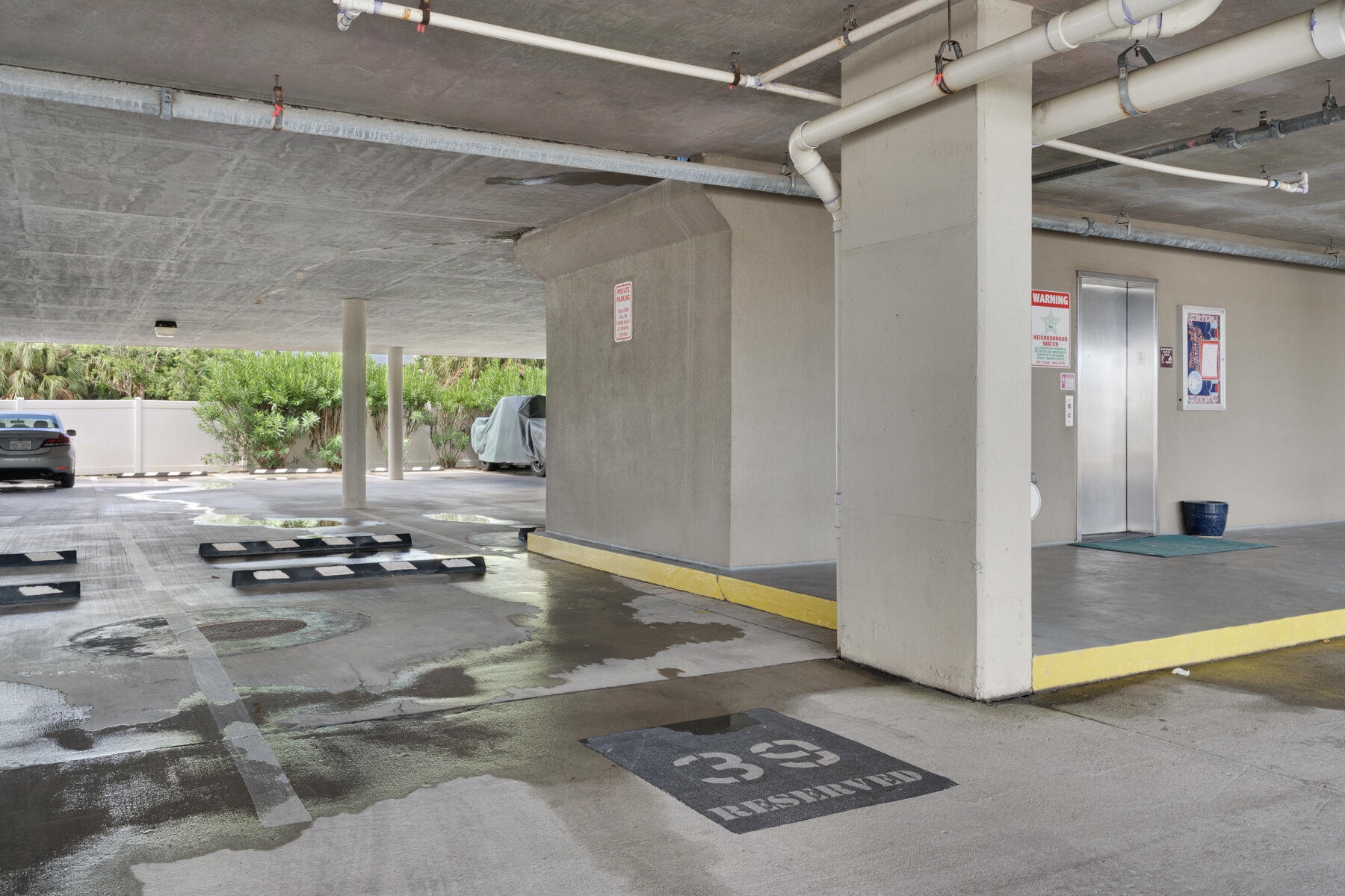 PALM COURT YACHT CLUB - Residential