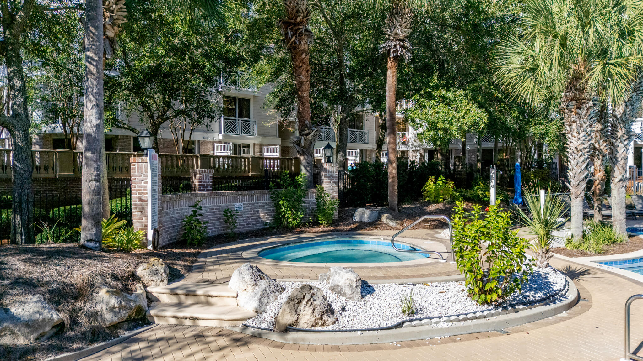 BAHIA CONDO - Residential