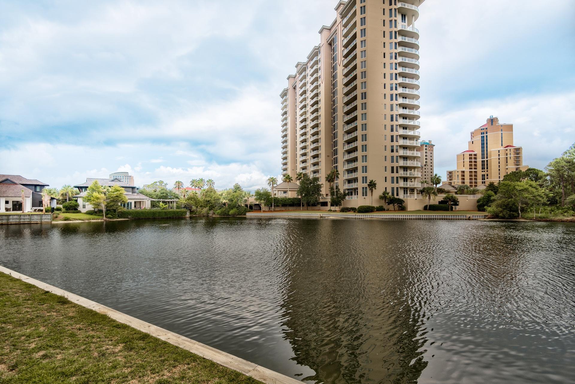 BEACHWALK VILLAS - Residential