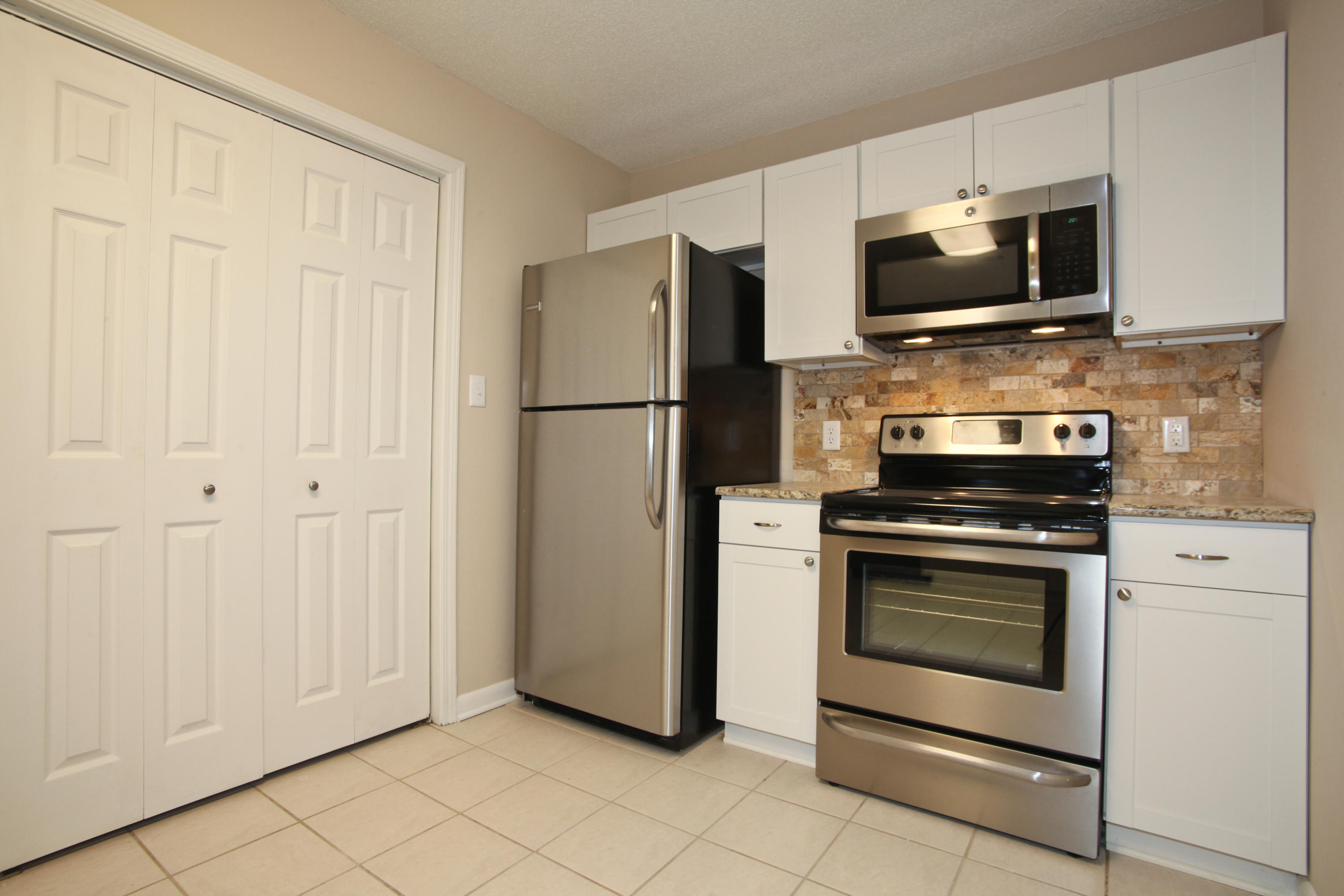 CAROL ANNE MANOR - Residential