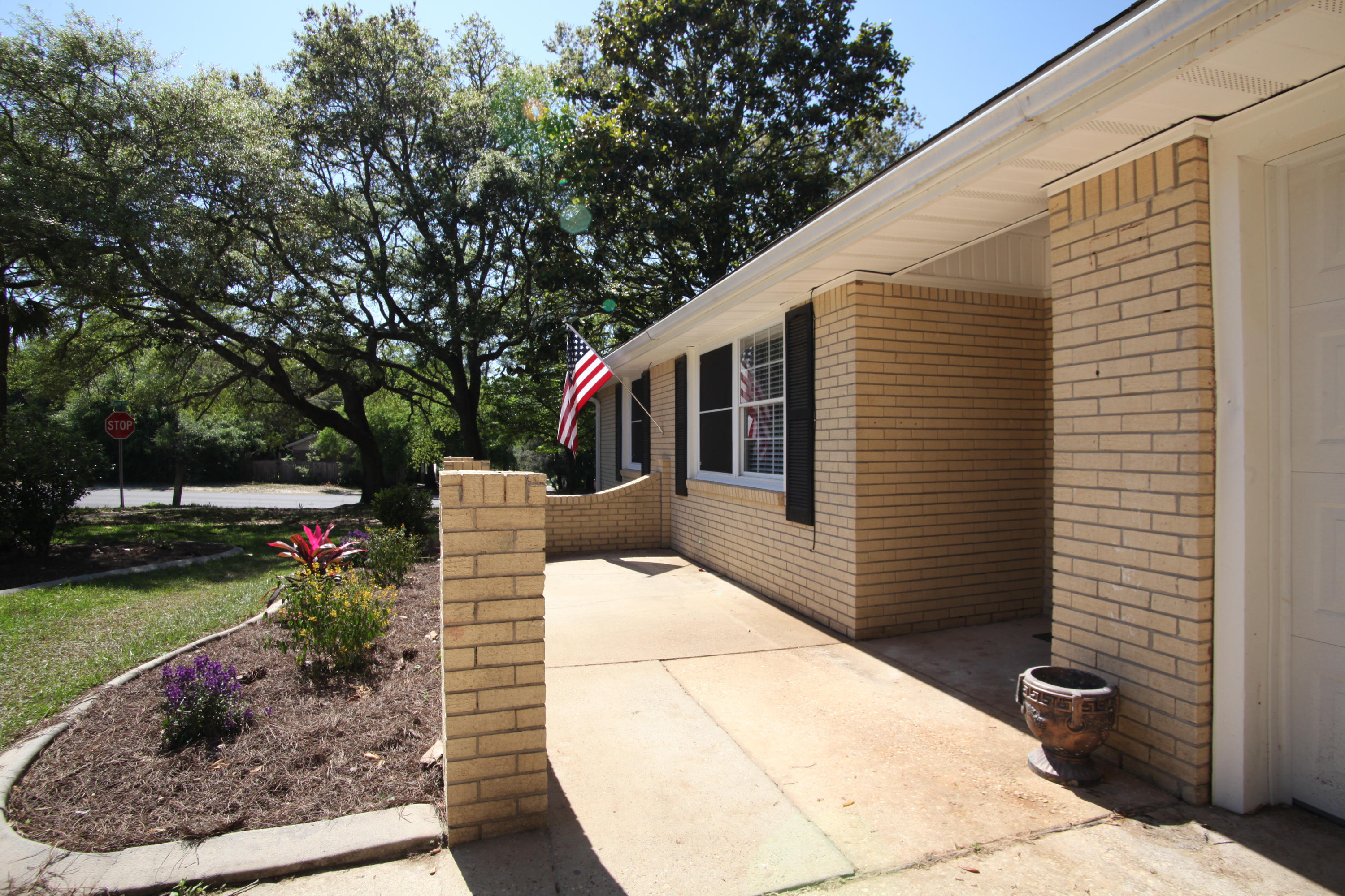 CAROL ANNE MANOR - Residential