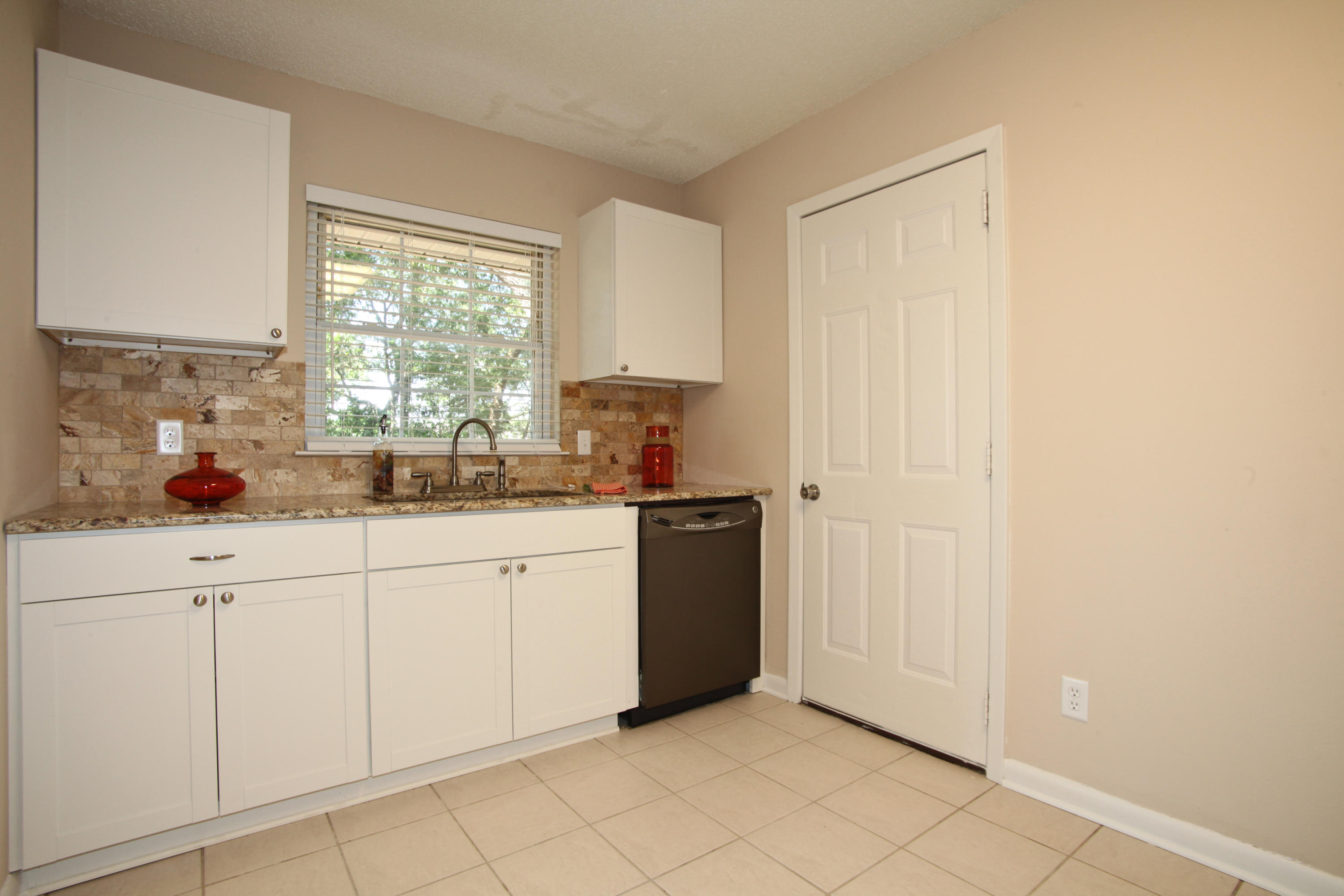 CAROL ANNE MANOR - Residential