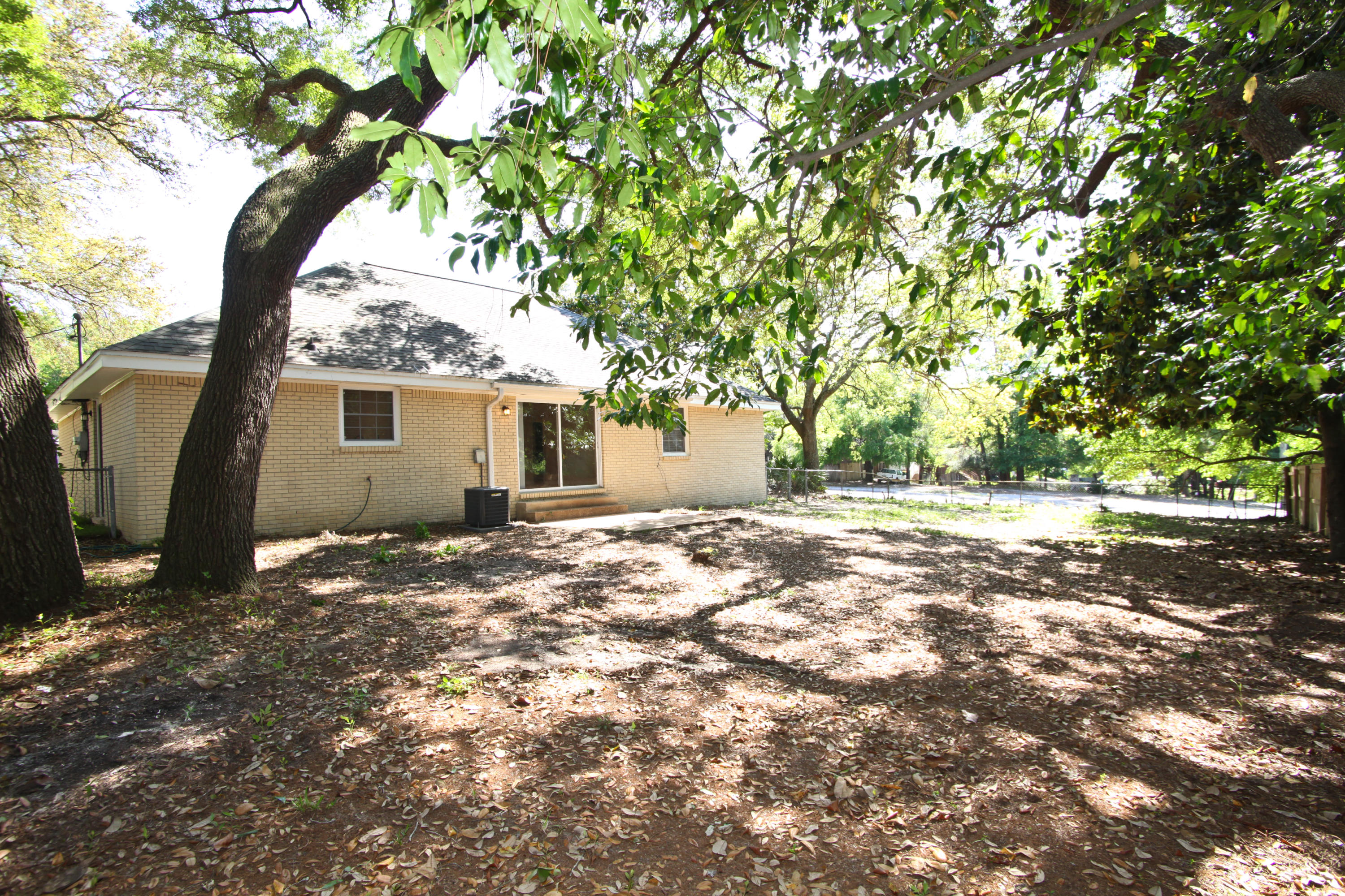 CAROL ANNE MANOR - Residential