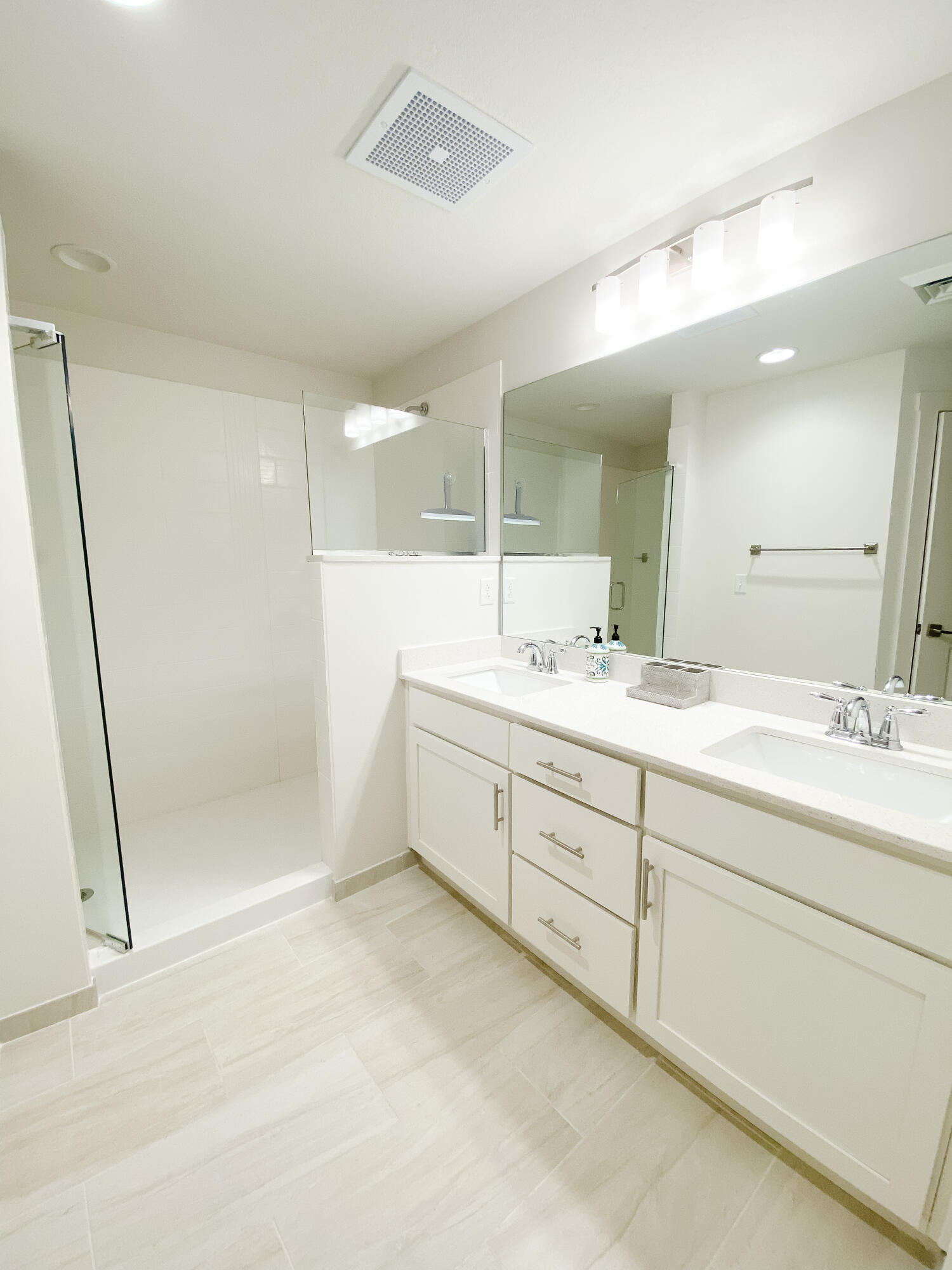 Calypso Towers III - Residential