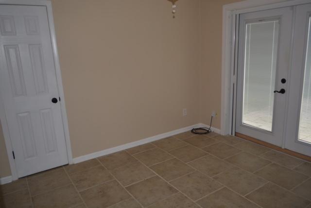 OAK TREE PARK - Residential Lease