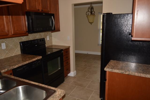 OAK TREE PARK - Residential Lease