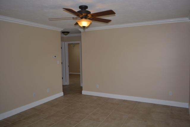 OAK TREE PARK - Residential Lease