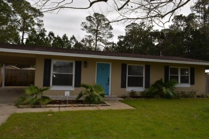Beautiful updated home in a quiet neighborhood. Tile throughout entire home. Jacuzzi tub in master bath! Fenced in backyard. Located just 10 minutes from our emerald coast beaches and from Hurlburt. Please contact Mallory w/ Rising Star Realty. Can i show Mallory Bodnar  w/ Rising Star Realty🌠  Mallory@RisingStarRealty.com Bodnar at 850-376-7997 for showing instructions.