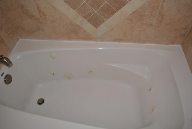 OAK TREE PARK - Residential Lease