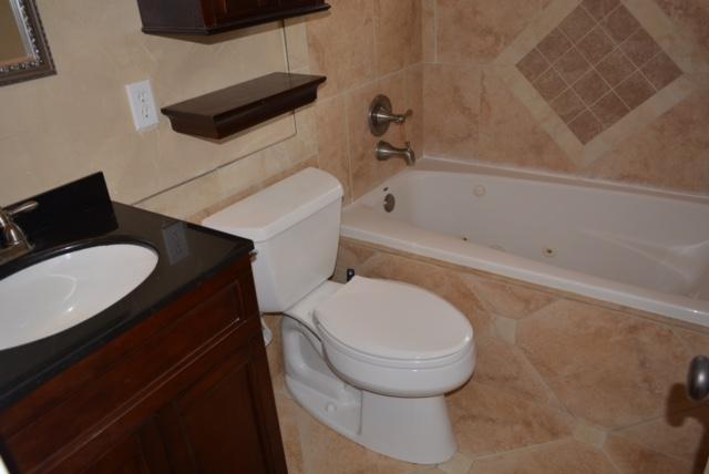 OAK TREE PARK - Residential Lease