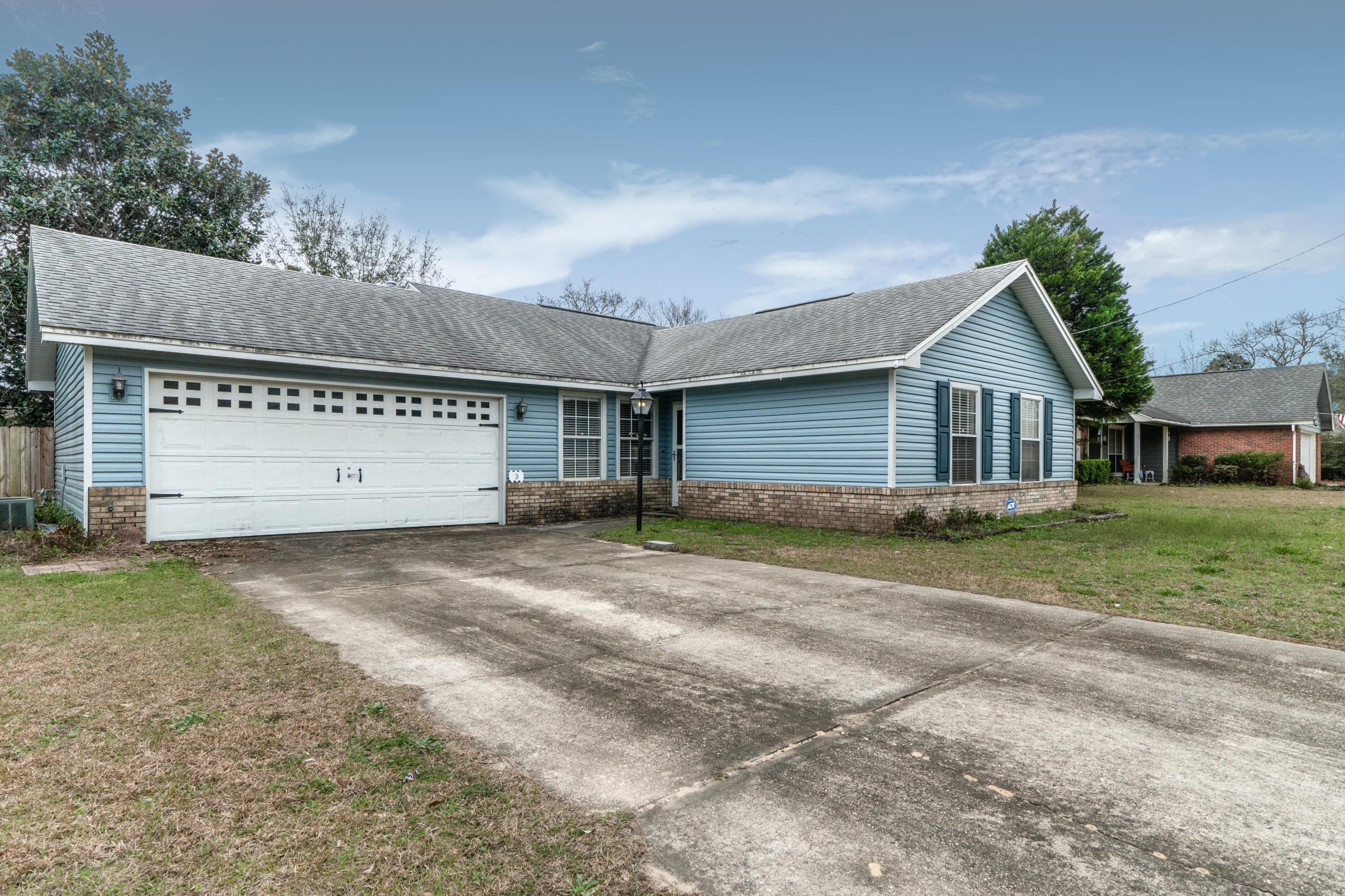 HOLLYROD PARK - Residential