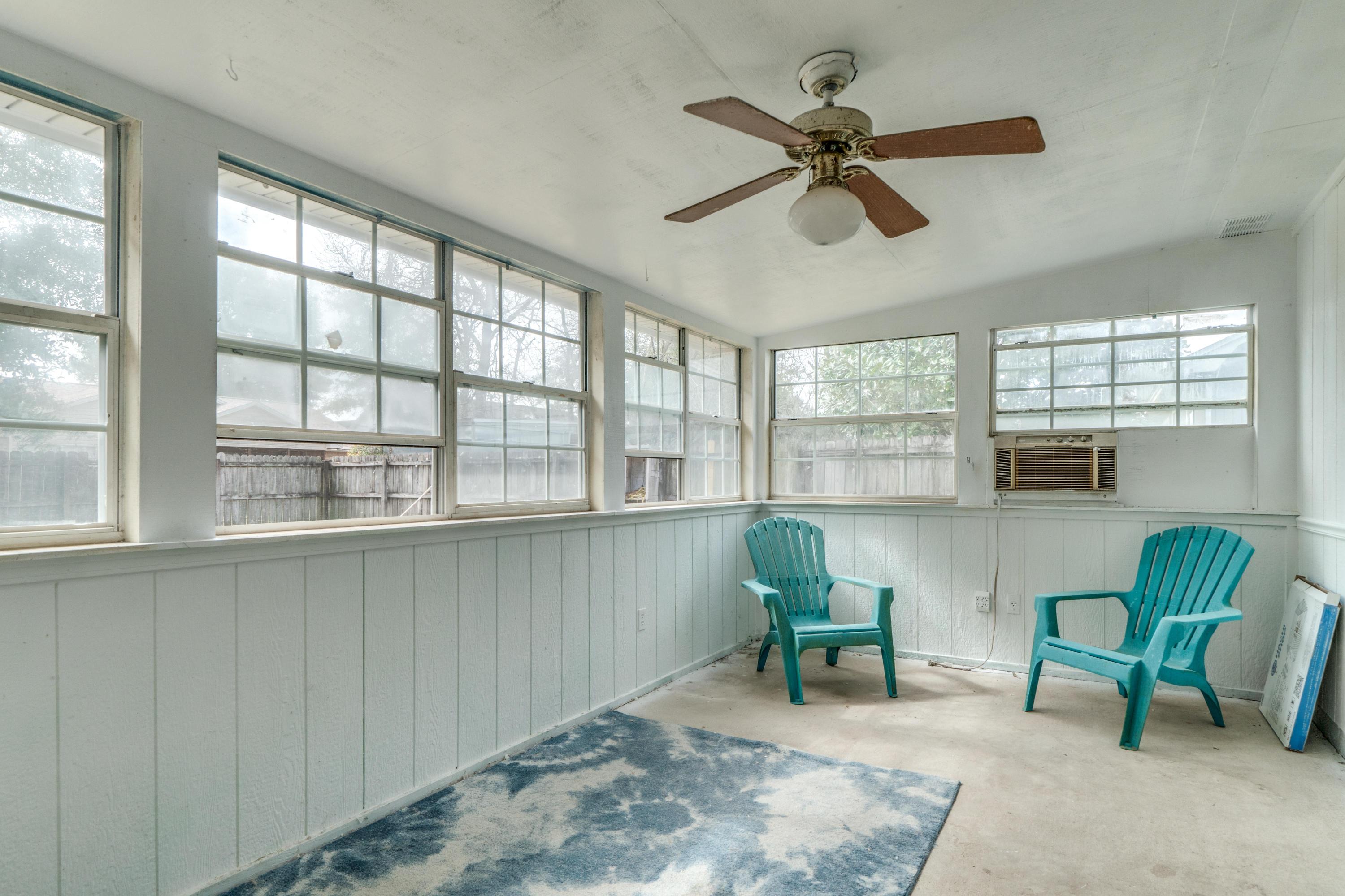 HOLLYROD PARK - Residential