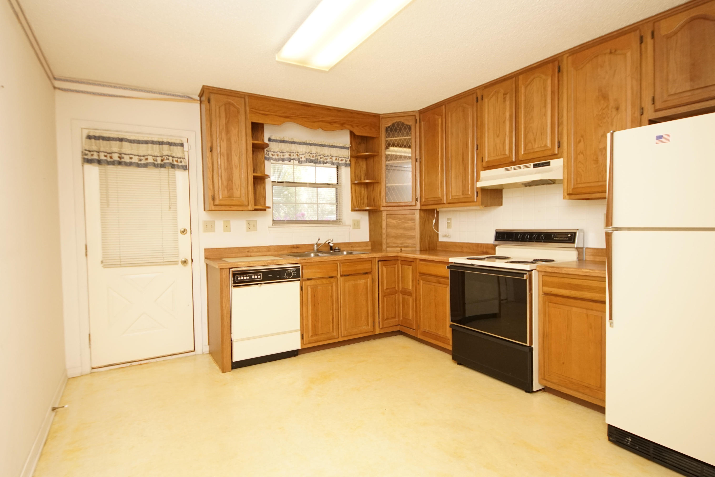 BAYOU POQUITO - Residential