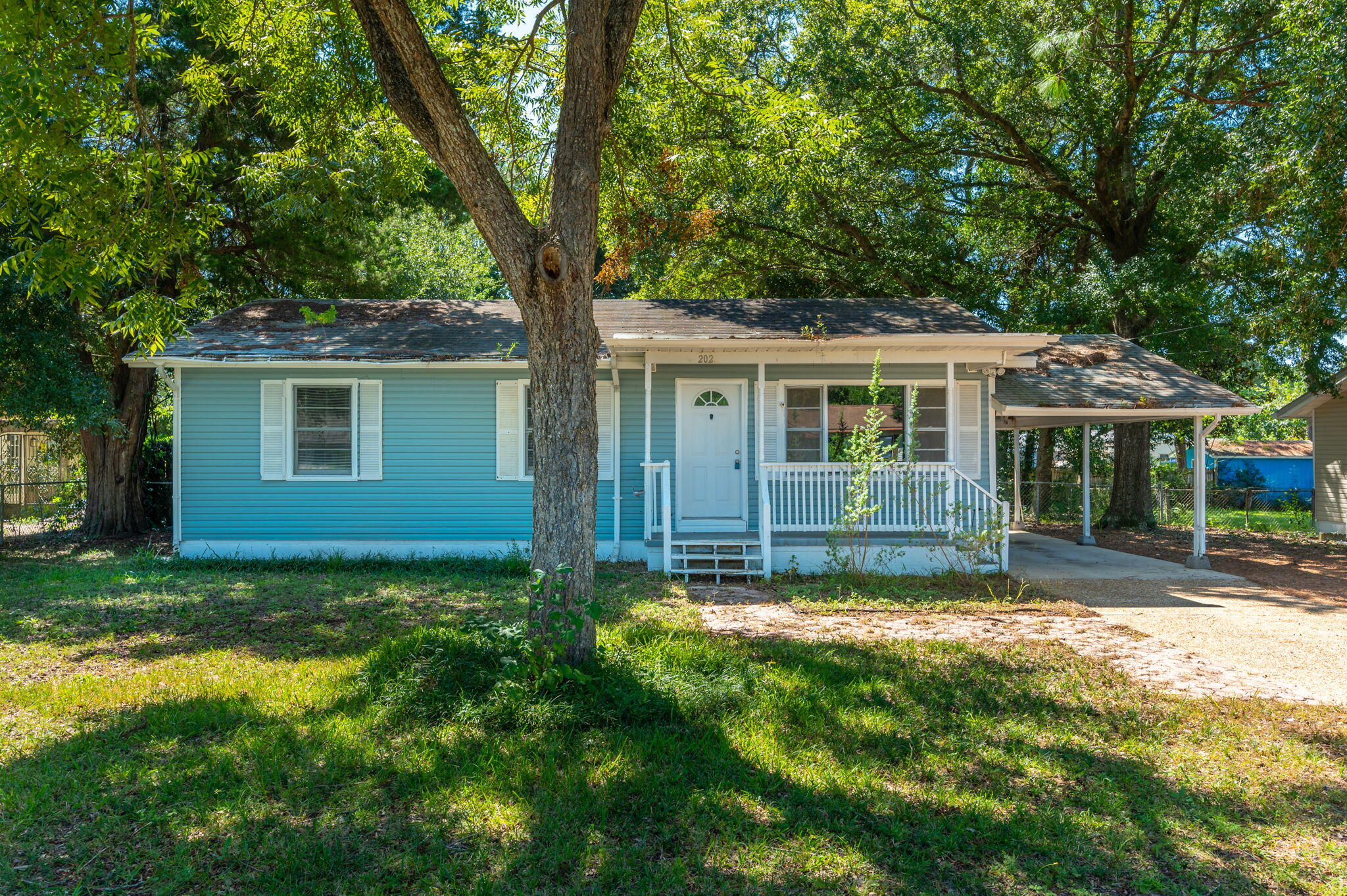 LOTS OF POTENTIAL!! Cozy 3 BD/1BA home located in an established area of FWB. Centrally located between schools, shopping and entertainment areas. A short 5-10 drive to the emerald waters/white sandy beaches of the Emerald Coast. The lot is nice and level with a fenced in backyard. Buyer to perform all due diligence and satisfy themselves to all areas of importance.