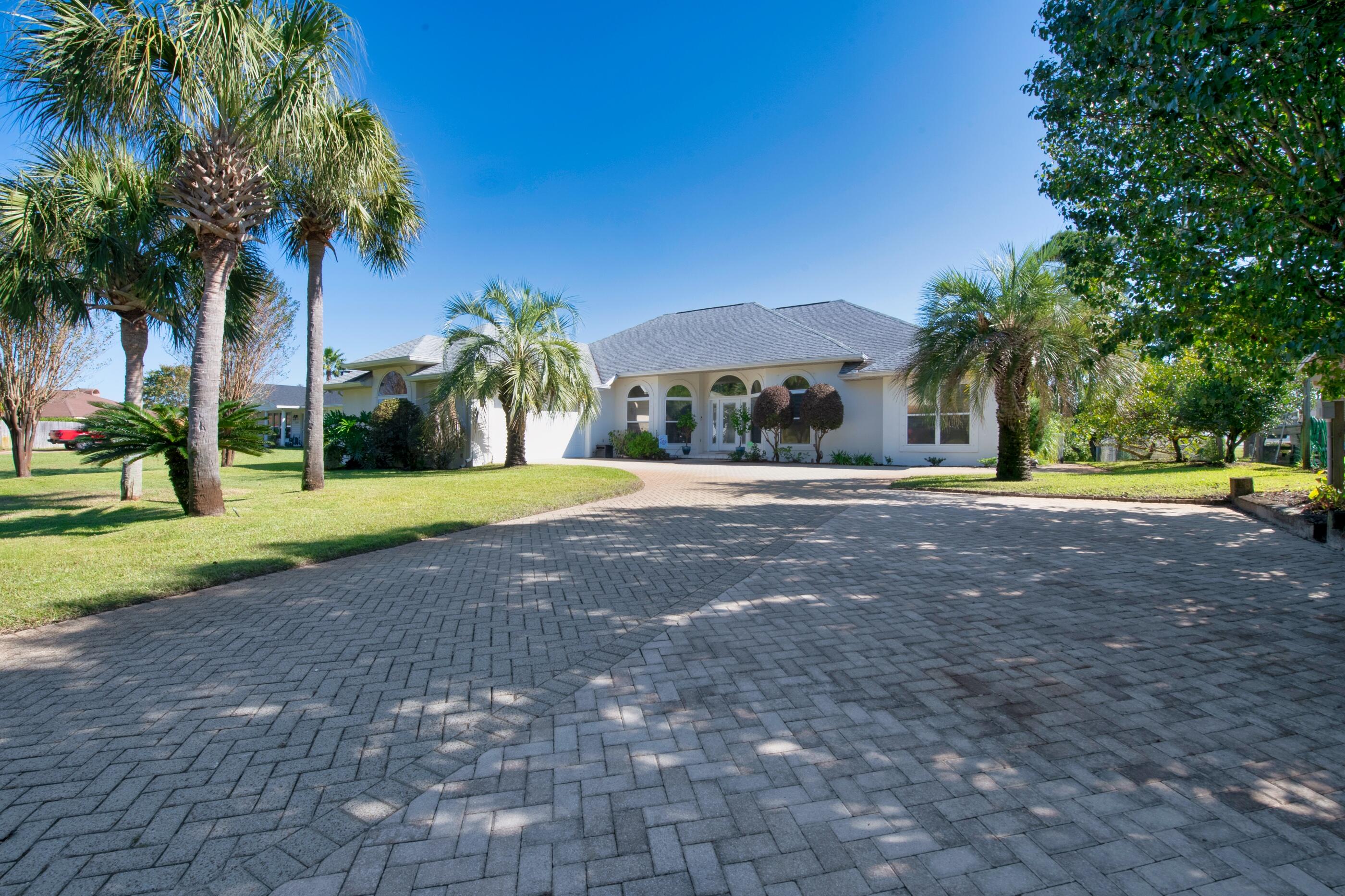 SANTA ROSA SHORES - Residential