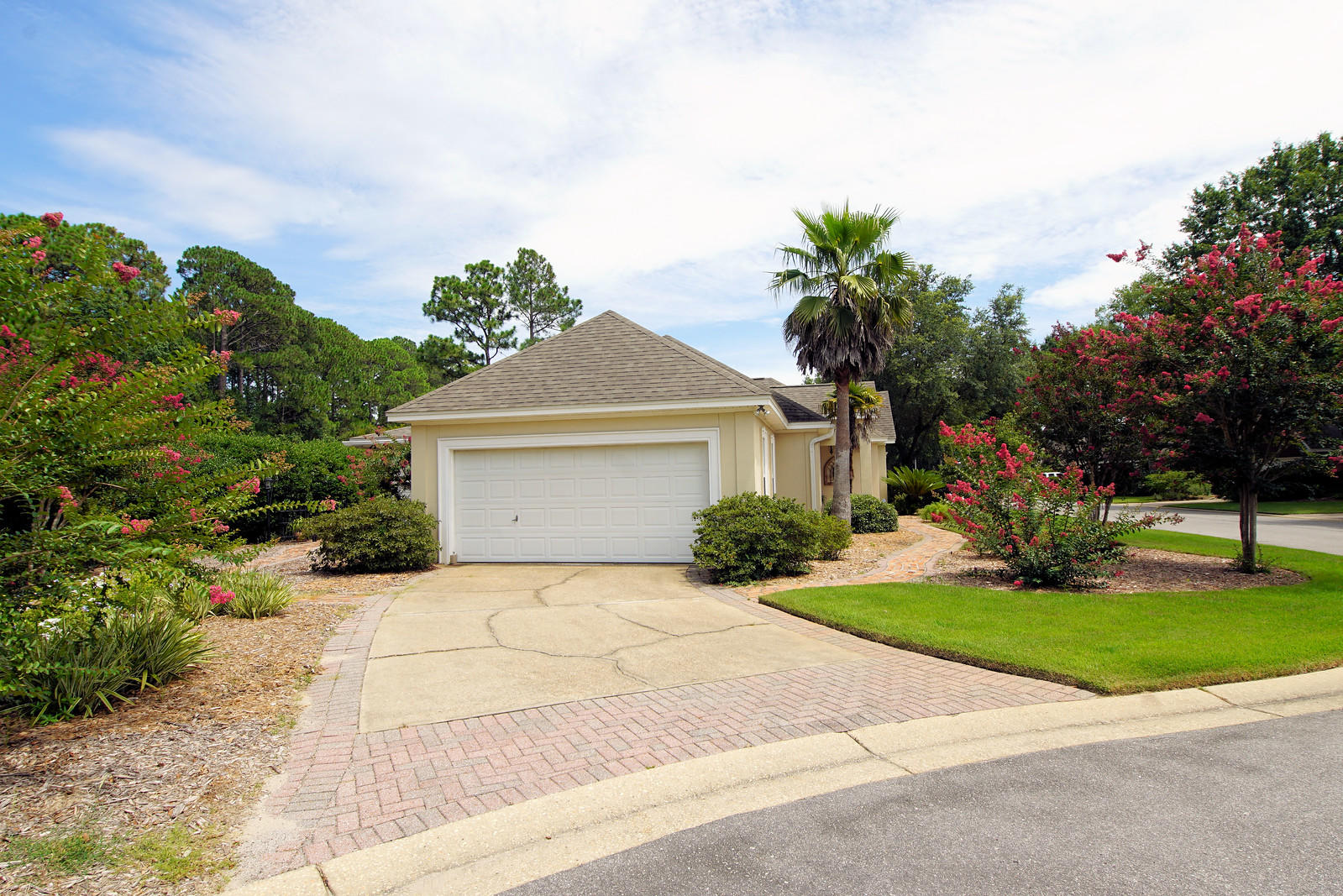 OAKMONT PLACE - Residential