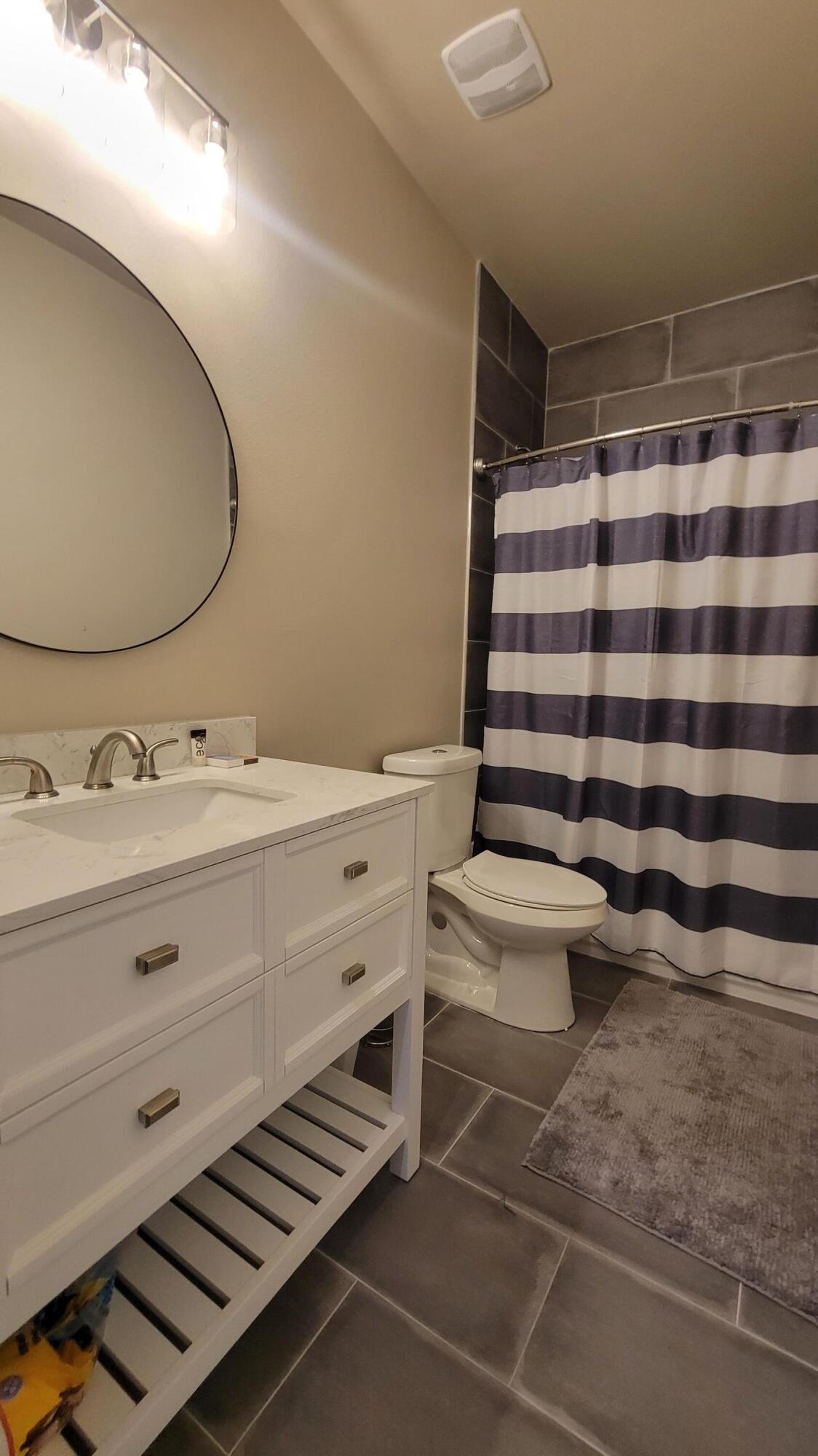 TOWN OF SANTA ROSA - Residential Lease