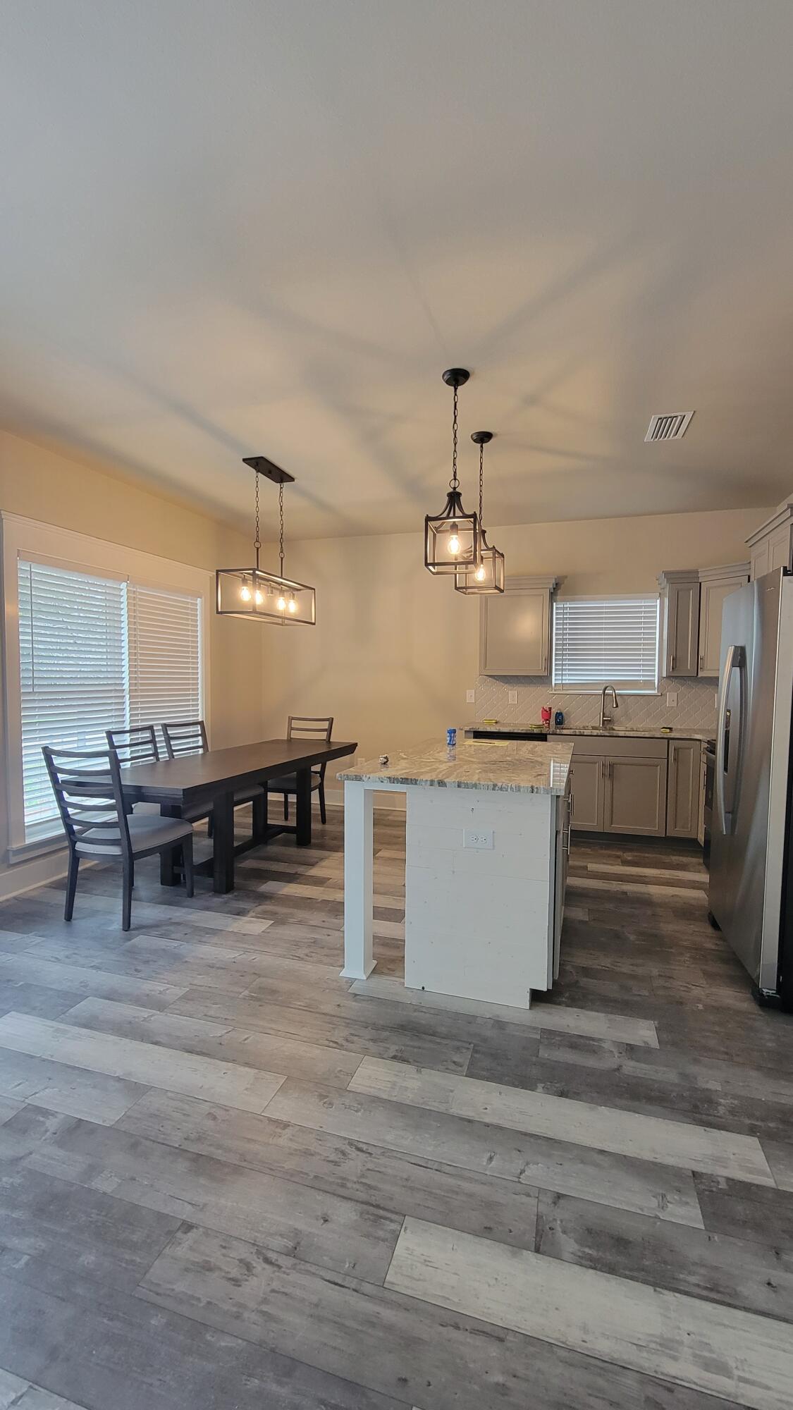 TOWN OF SANTA ROSA - Residential Lease