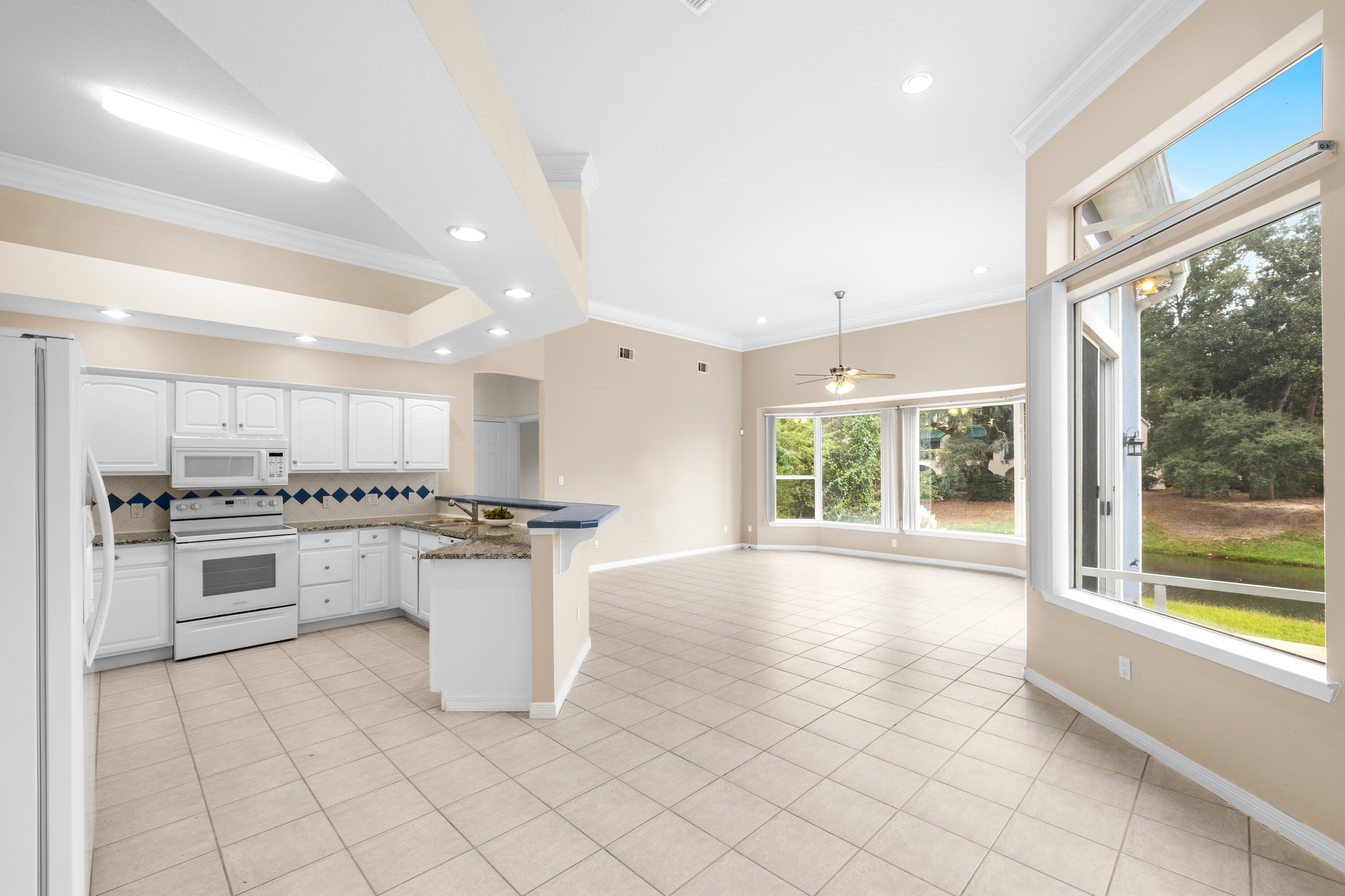 HIDDEN LAKES - Residential