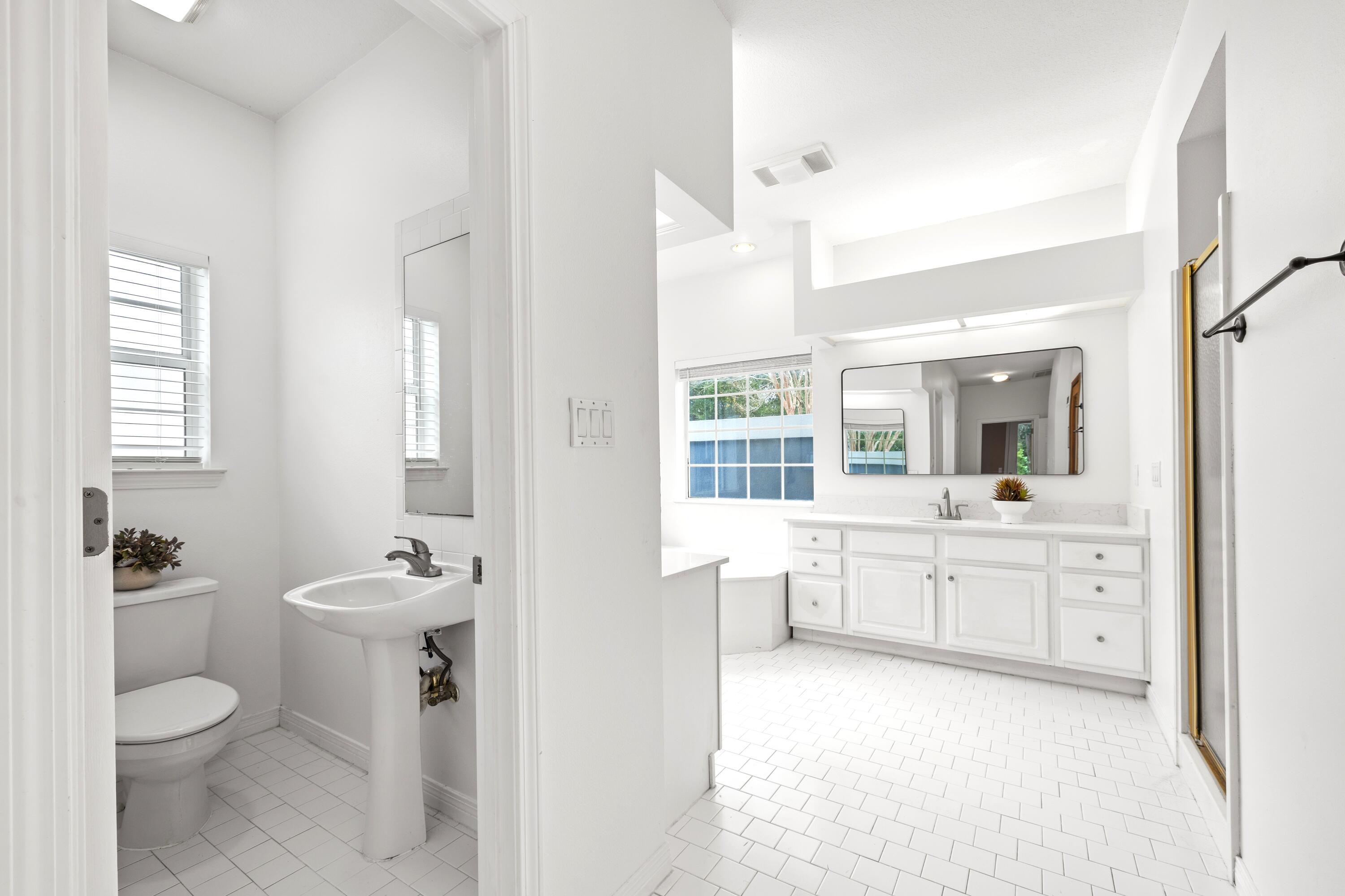 HIDDEN LAKES - Residential