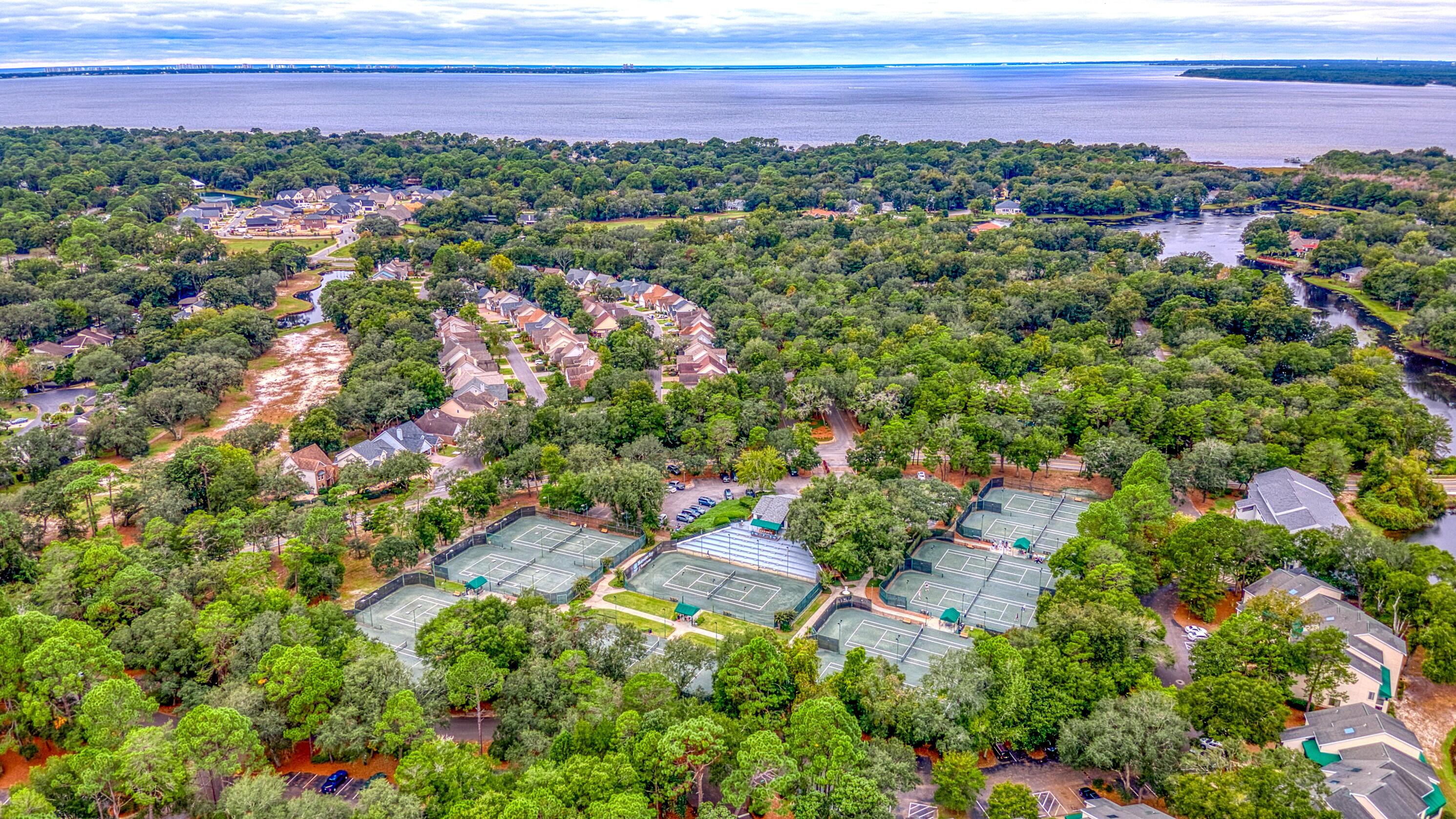 HIDDEN LAKES - Residential