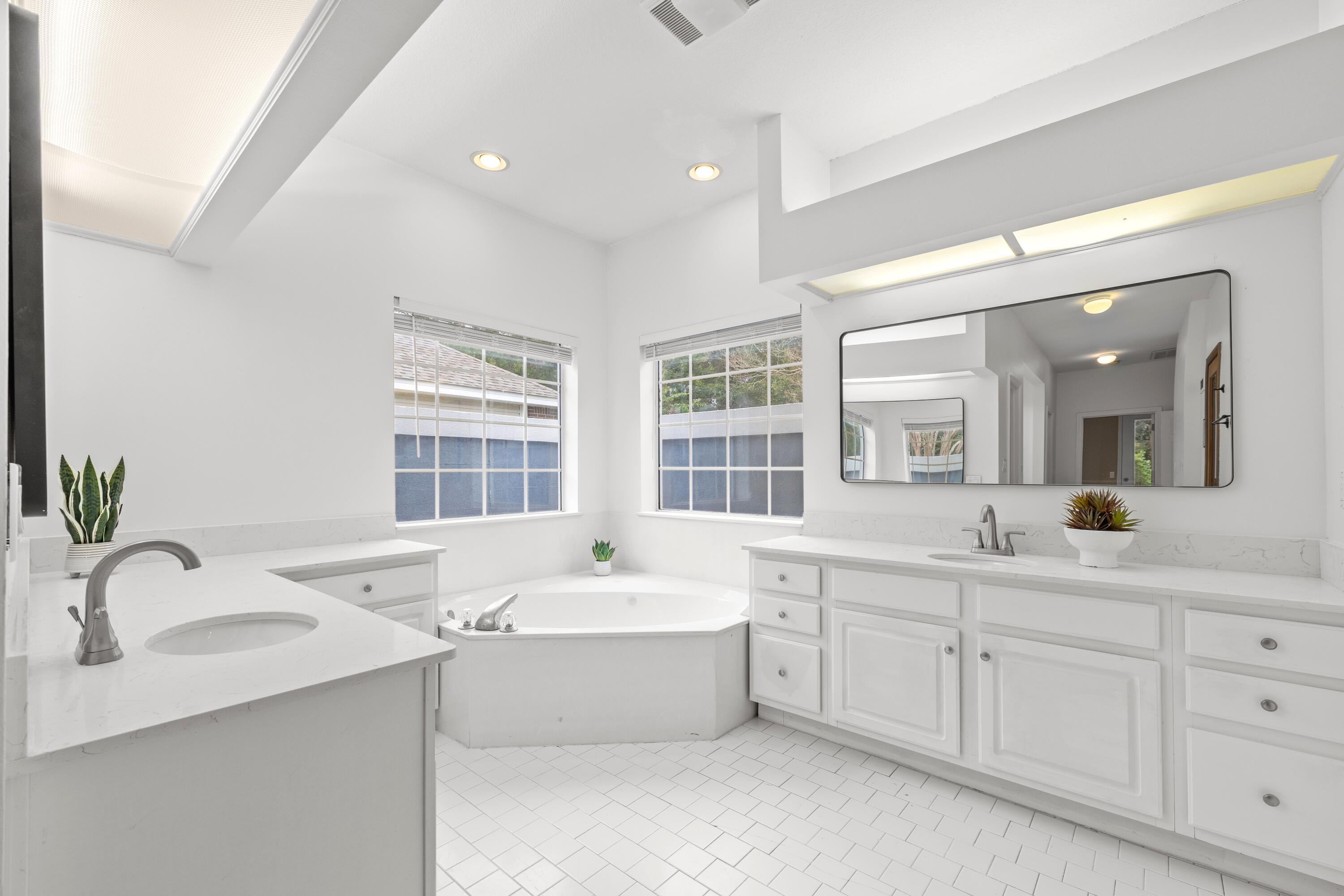 HIDDEN LAKES - Residential