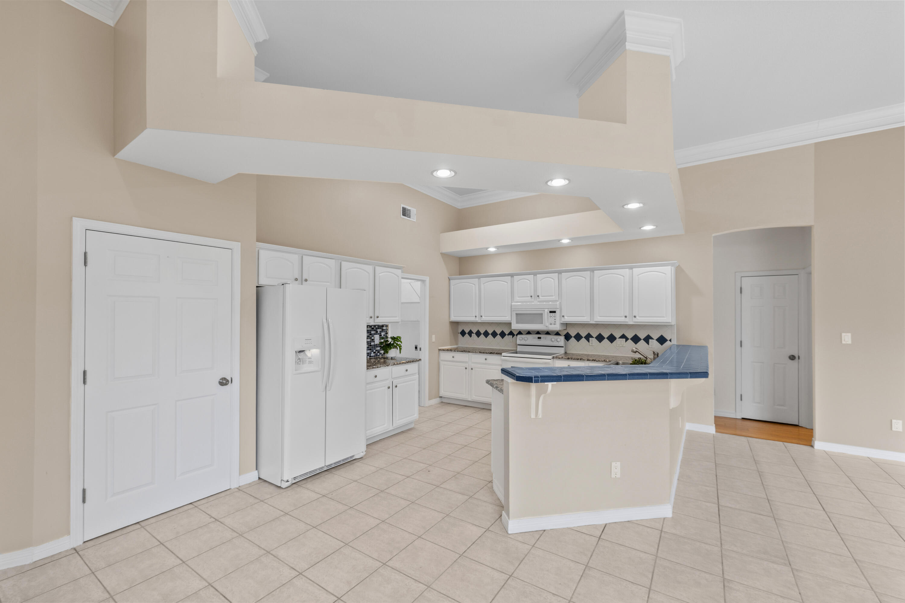 HIDDEN LAKES - Residential