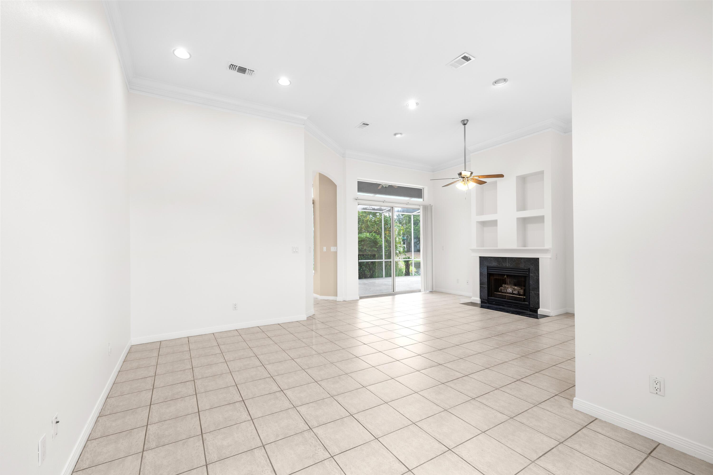 HIDDEN LAKES - Residential