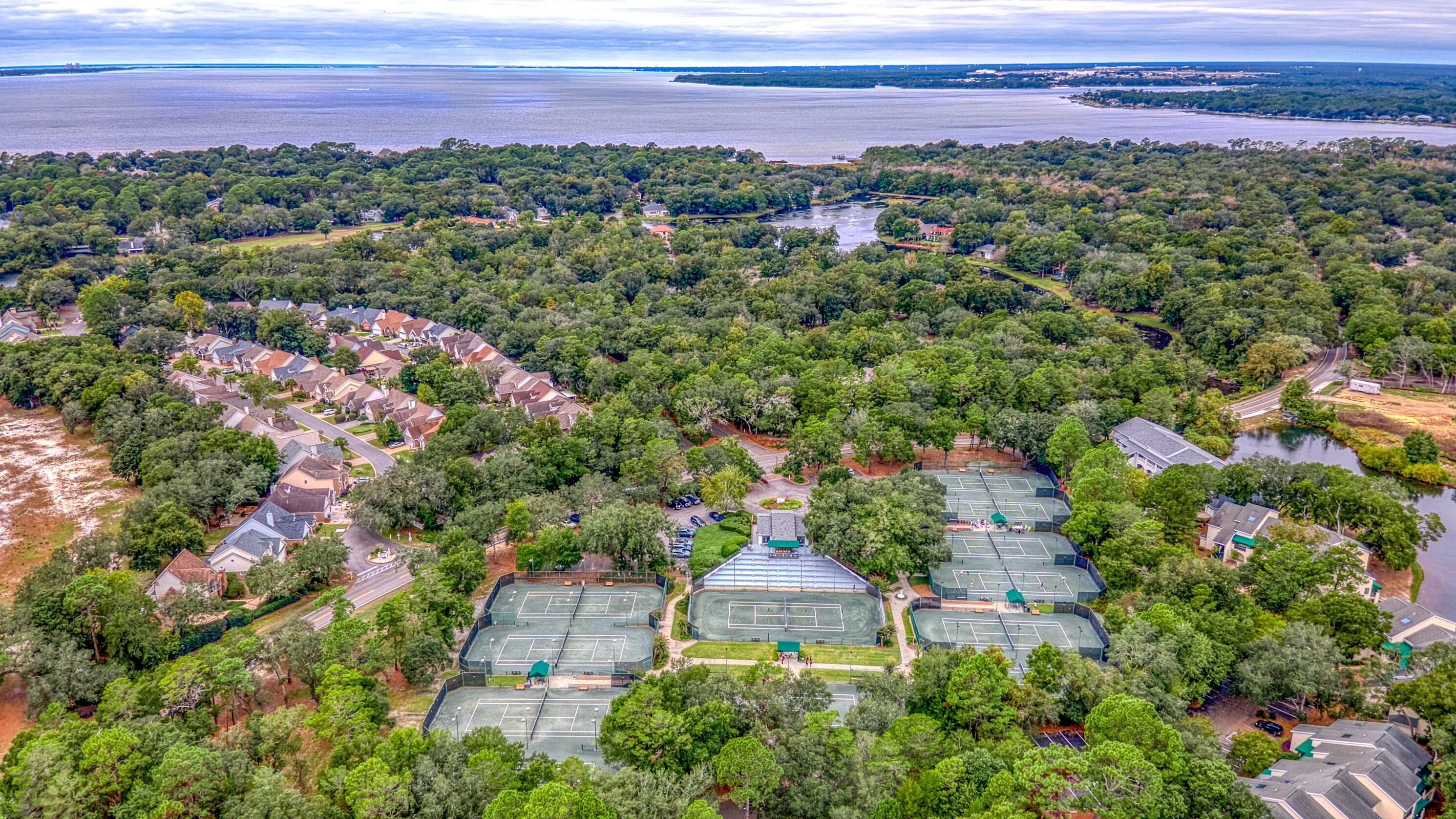 HIDDEN LAKES - Residential