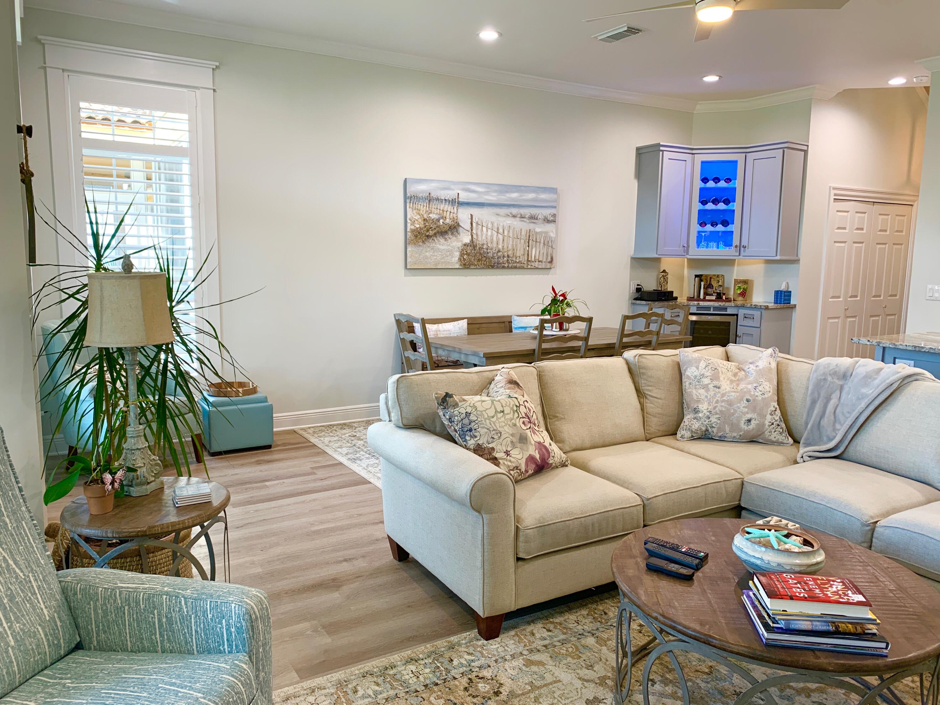 VANTAGE POINTE - Residential