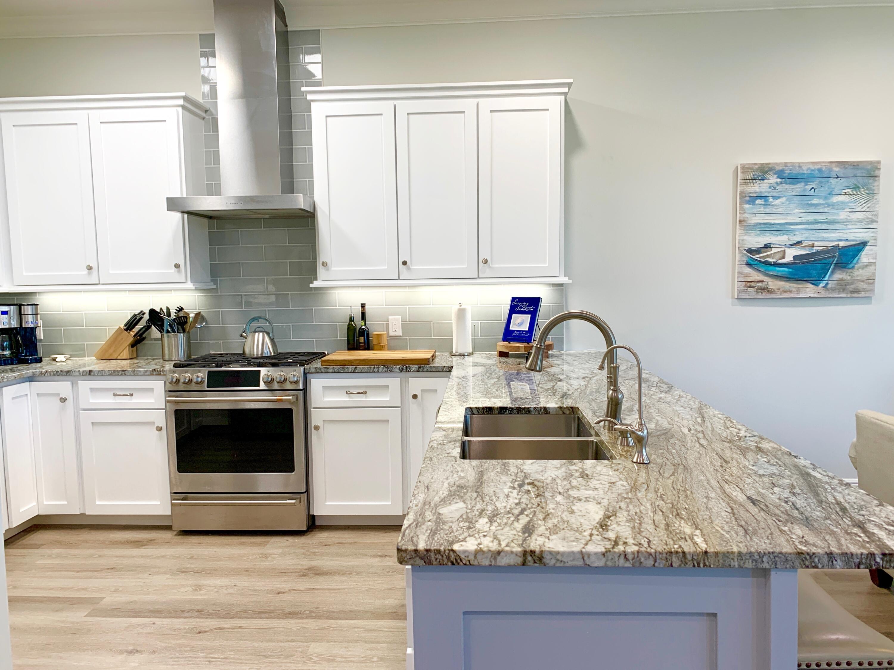 VANTAGE POINTE - Residential