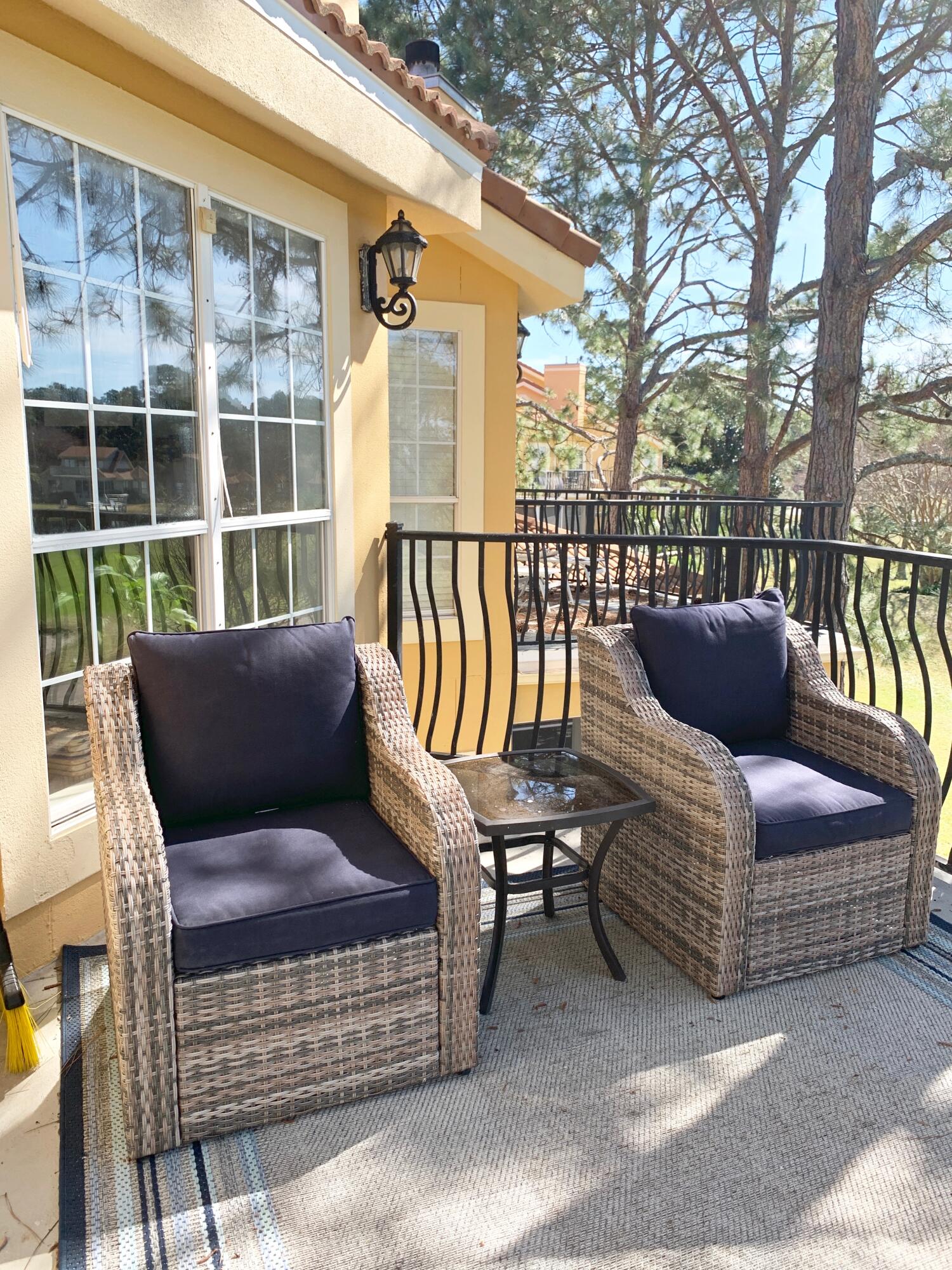 VANTAGE POINTE - Residential