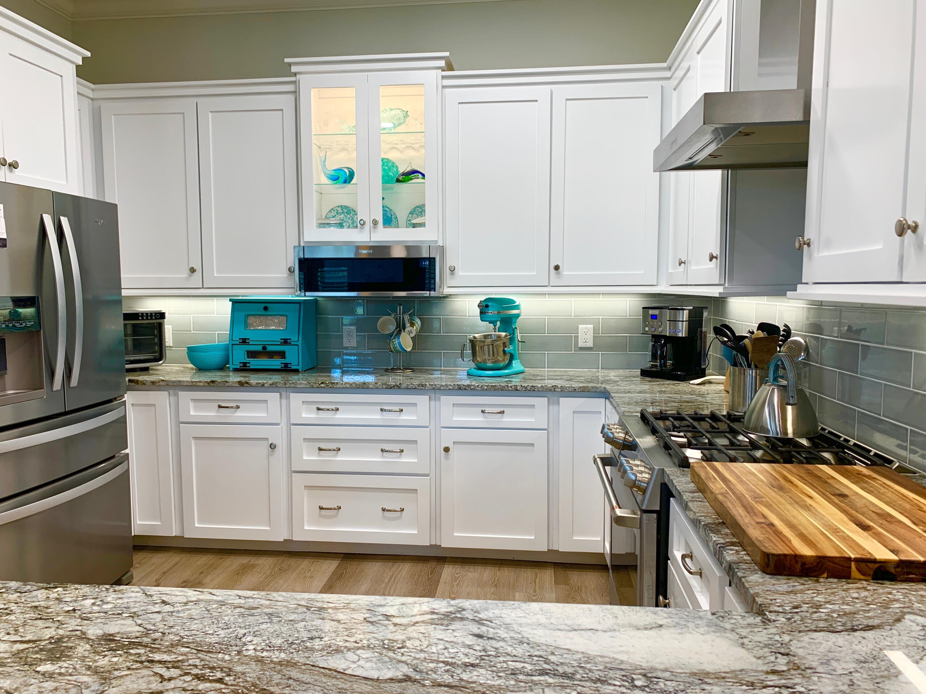 VANTAGE POINTE - Residential