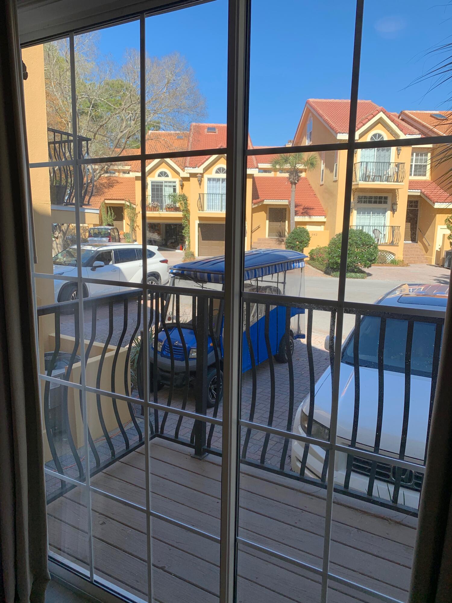 VANTAGE POINTE - Residential