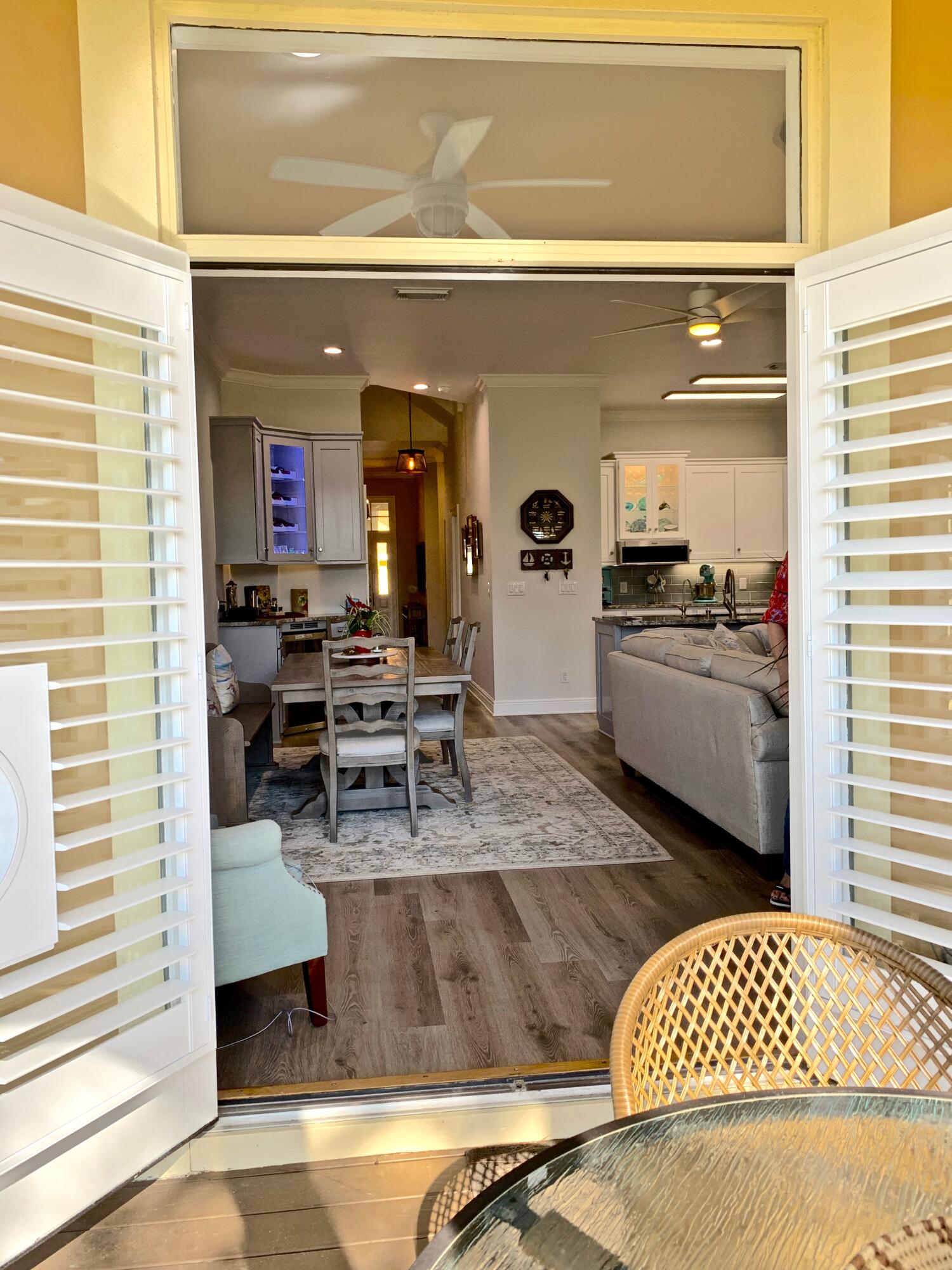 VANTAGE POINTE - Residential