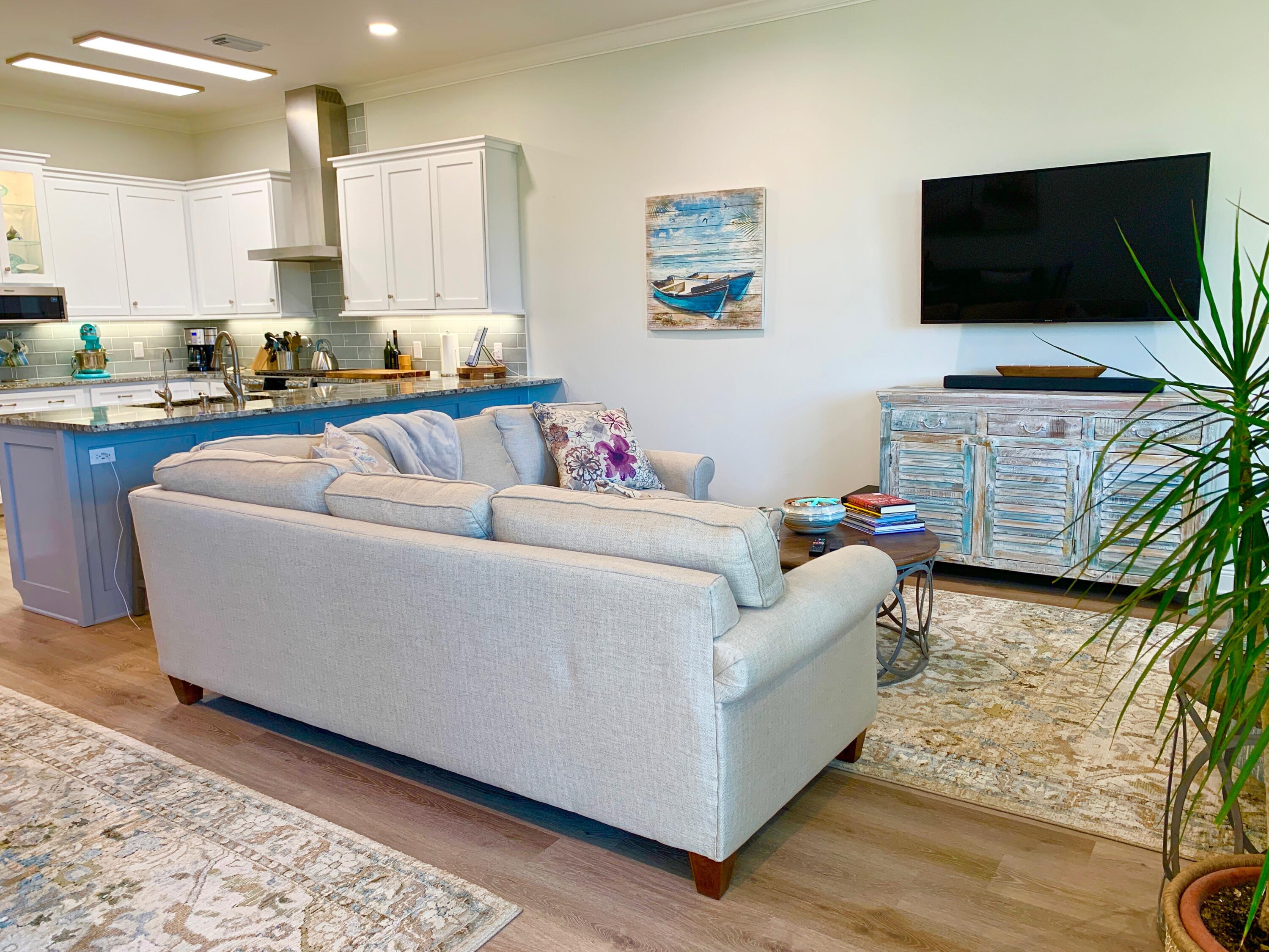 VANTAGE POINTE - Residential