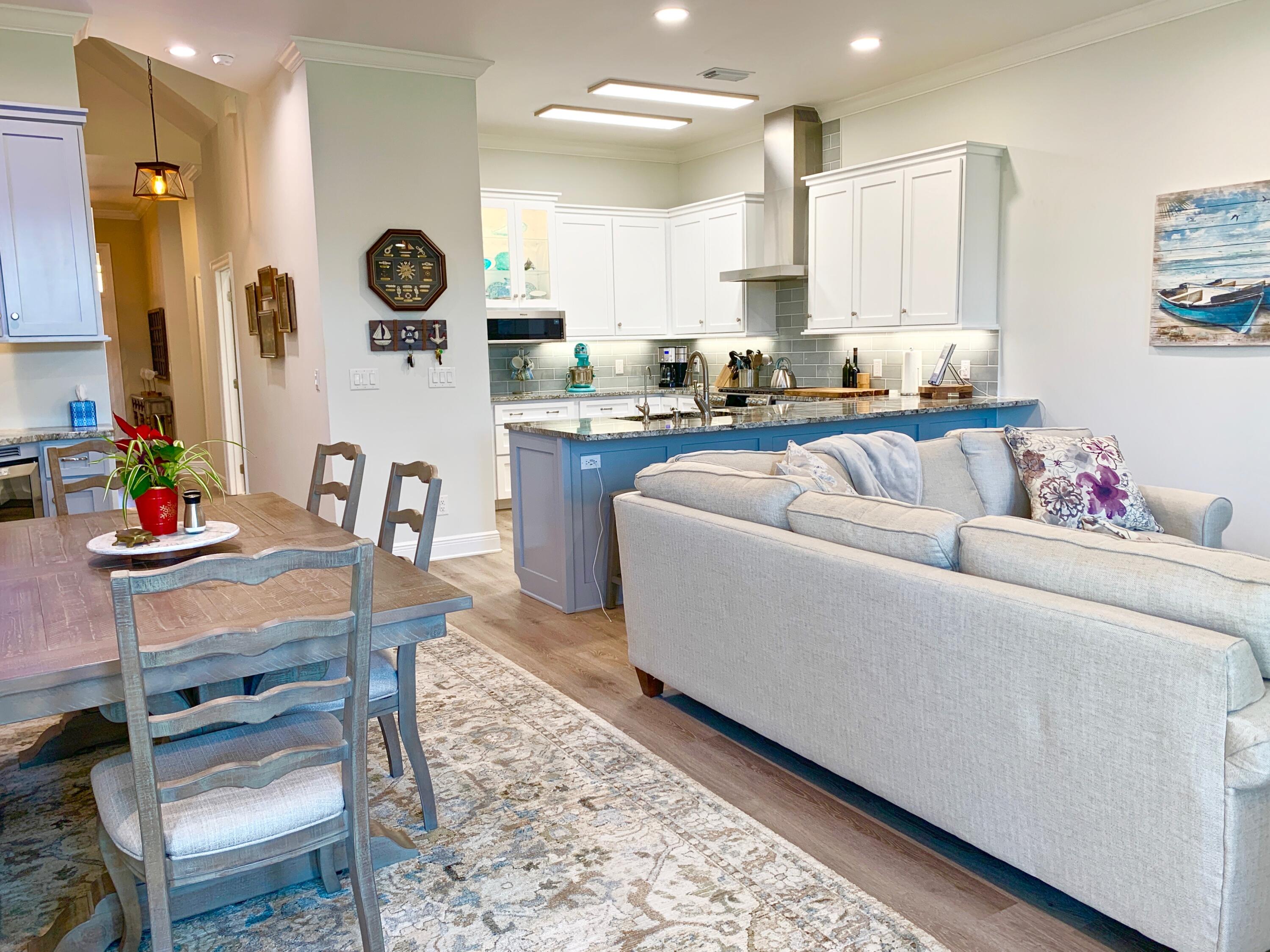 VANTAGE POINTE - Residential