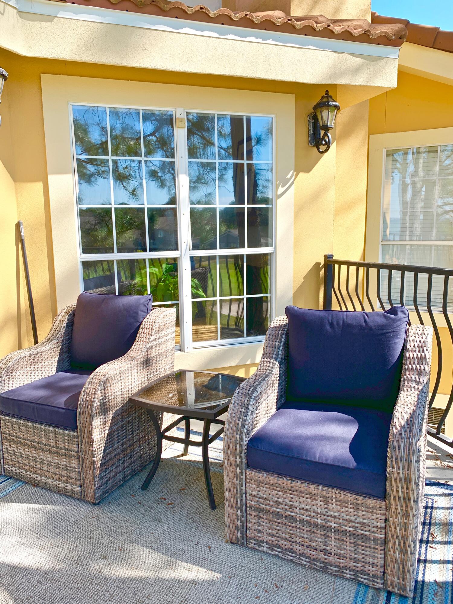 VANTAGE POINTE - Residential